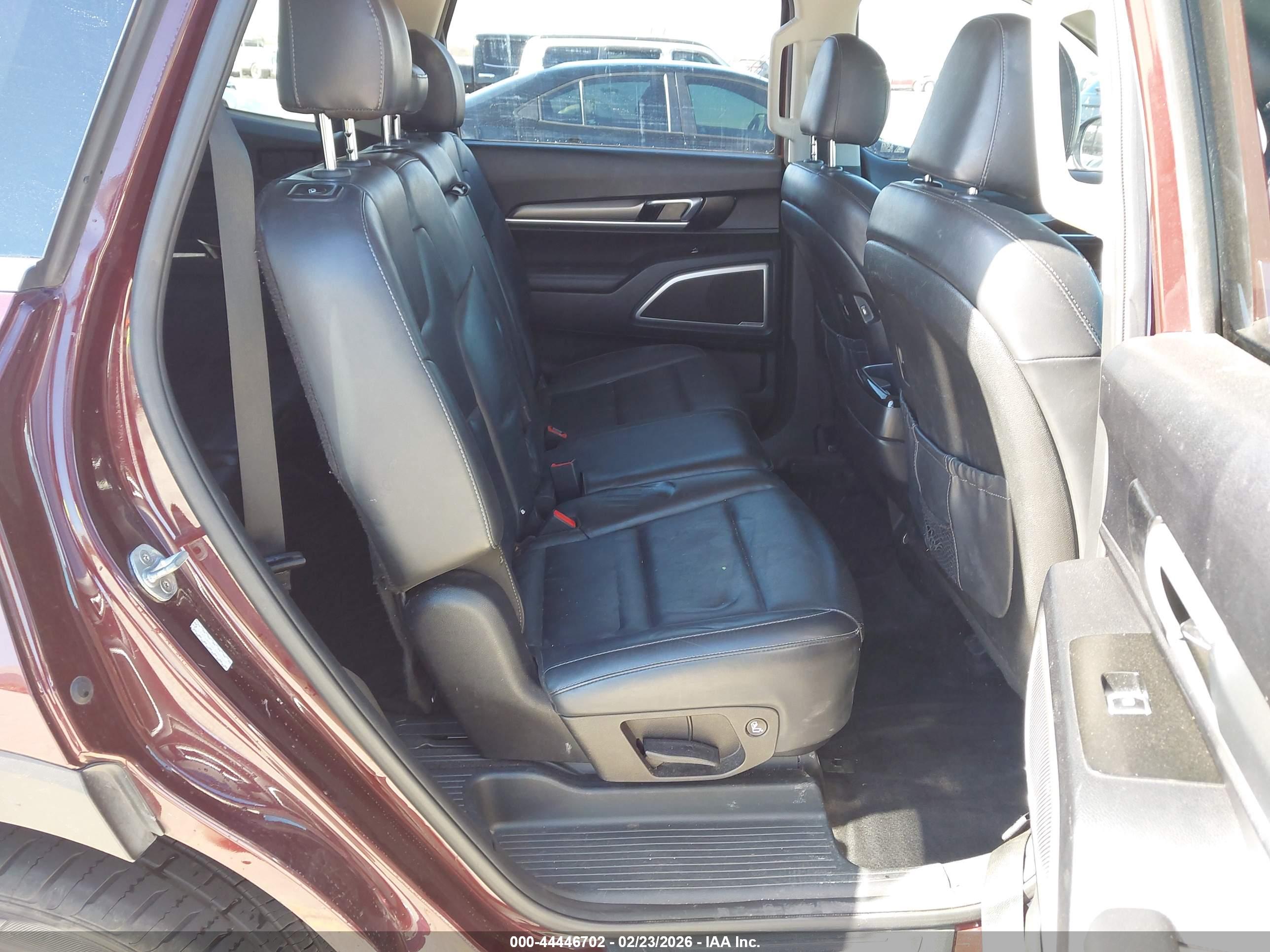 KIA TELLURIDE image 8