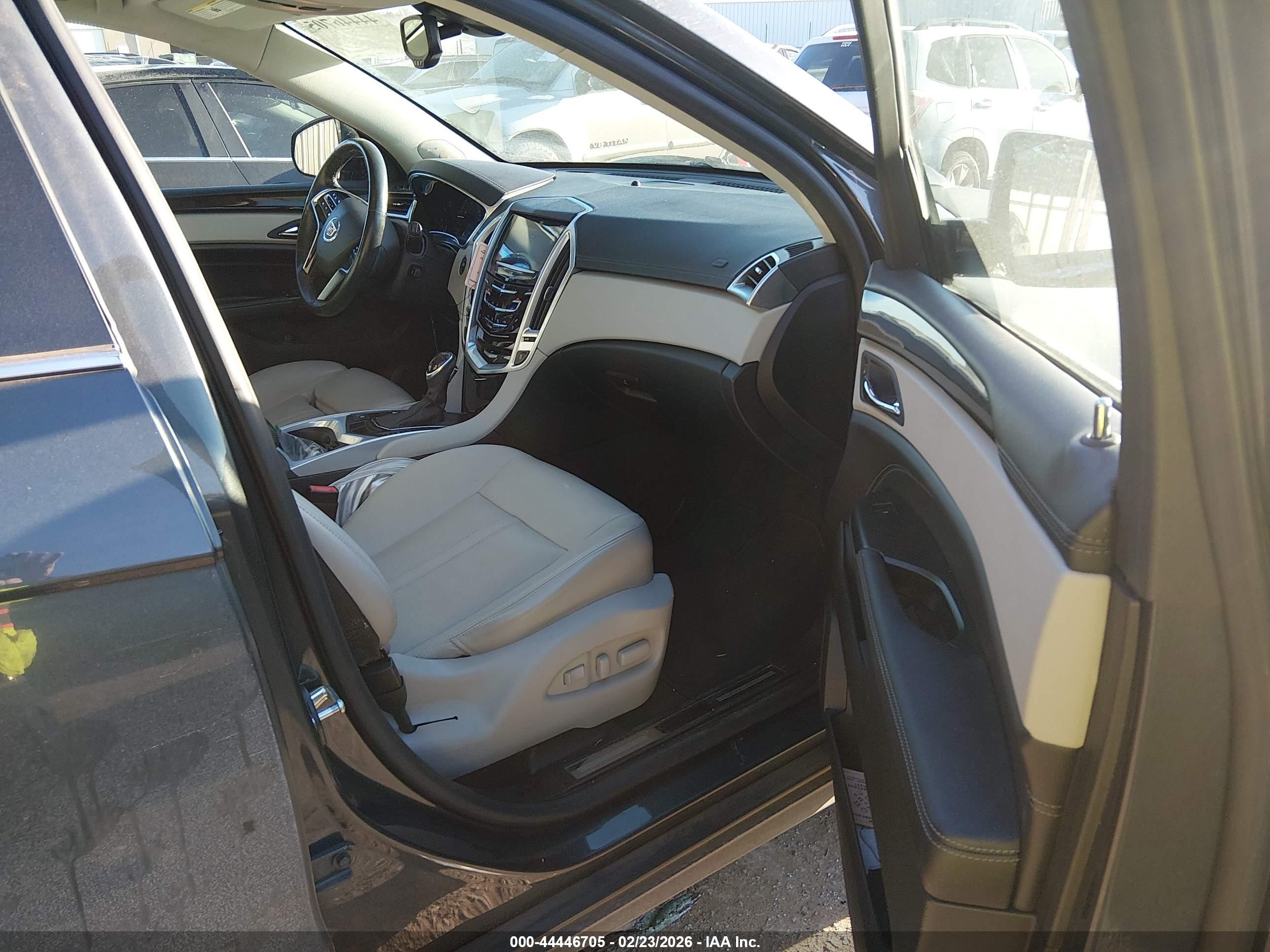 CADILLAC SRX image 5