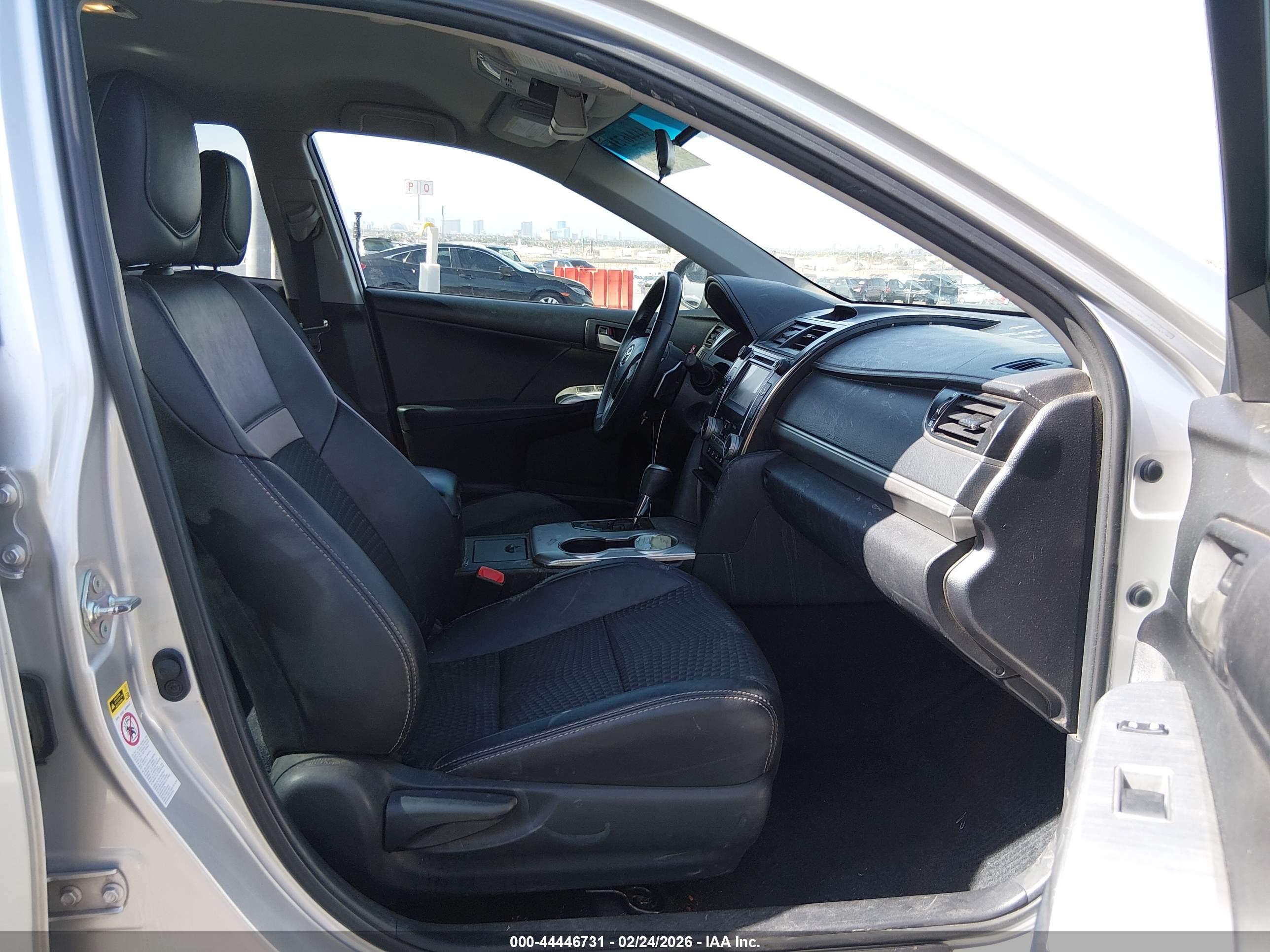 TOYOTA CAMRY image 5