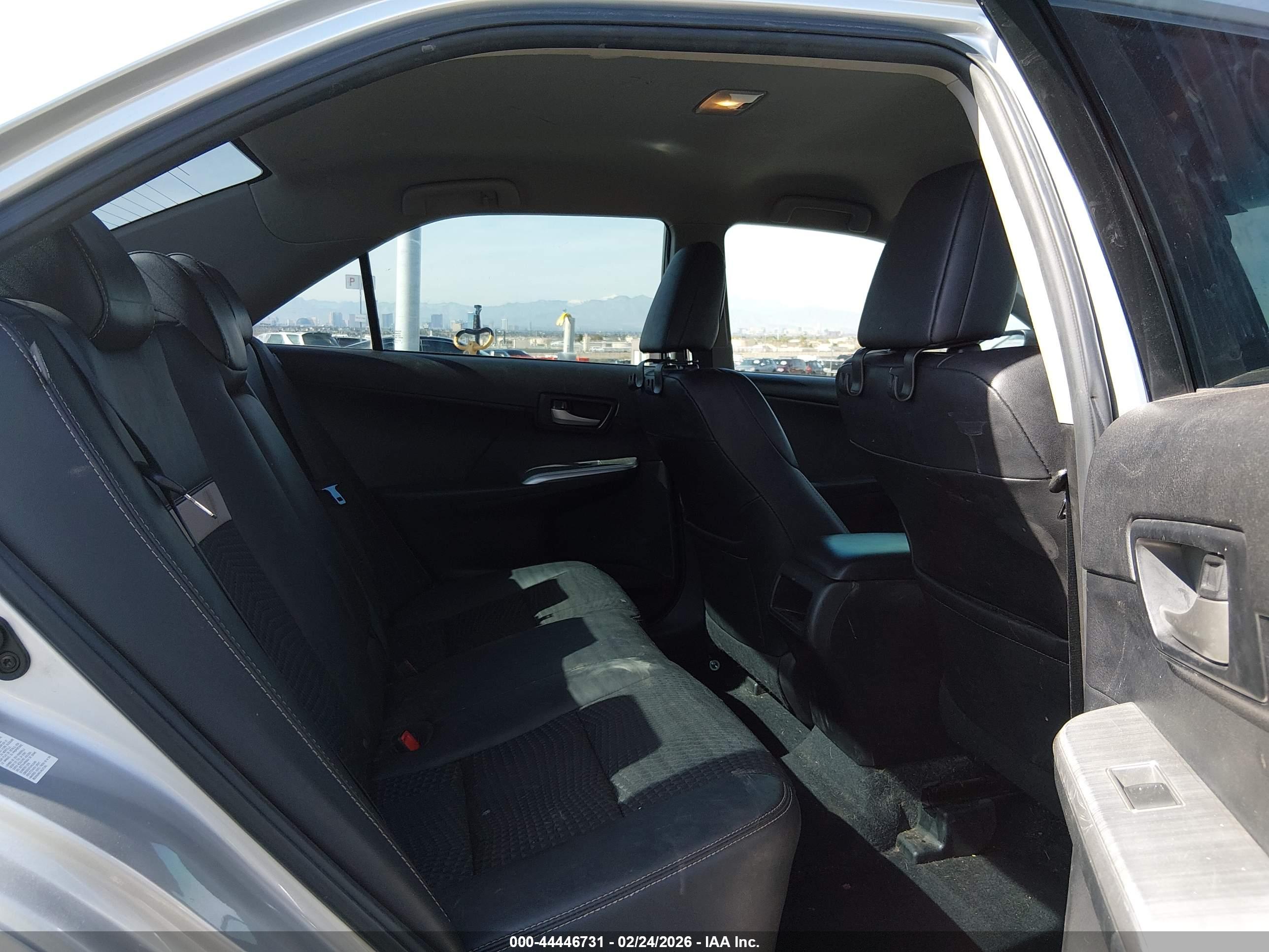 TOYOTA CAMRY image 8