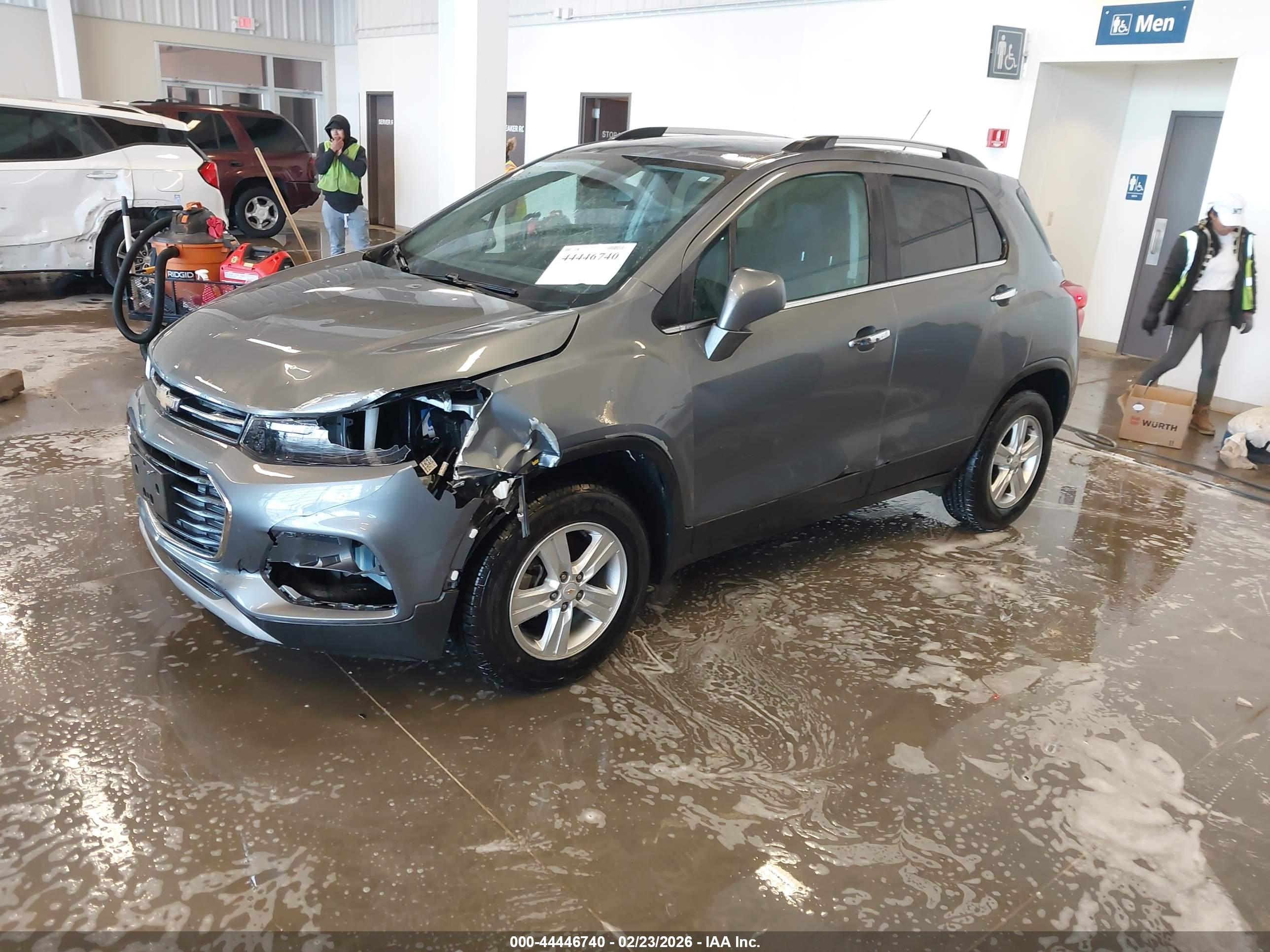 CHEVROLET TRAX image 2