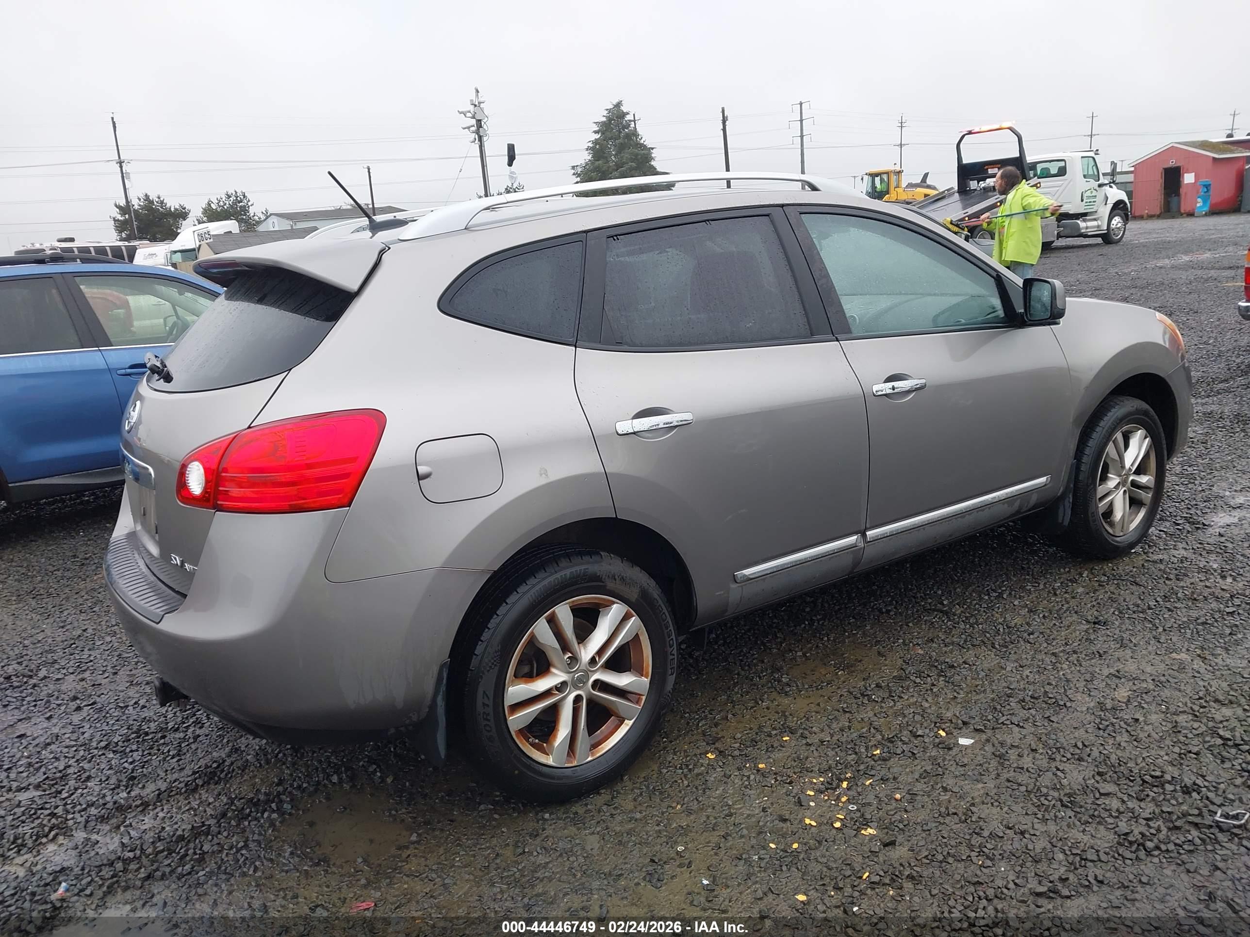 NISSAN ROGUE image 4