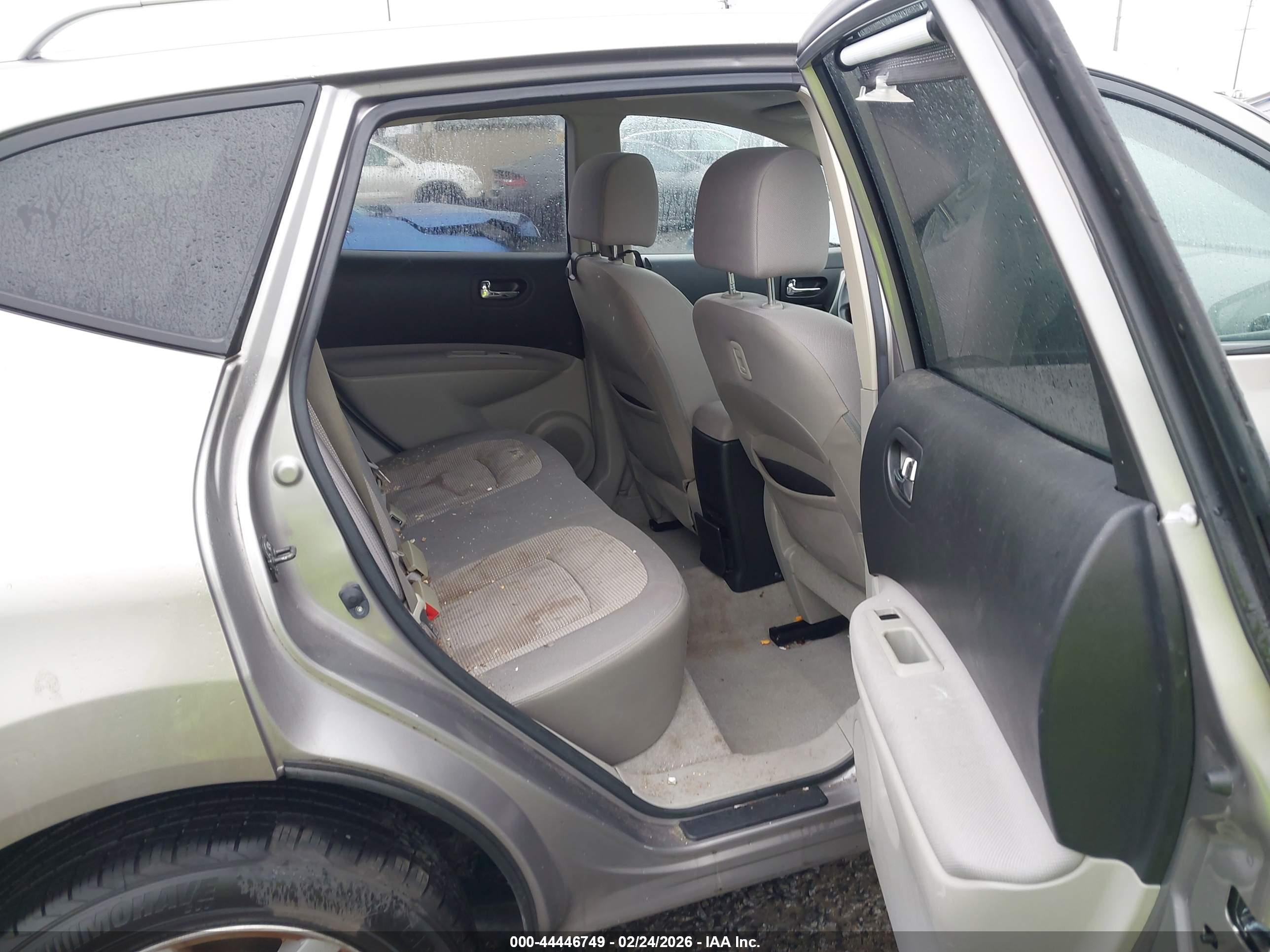 NISSAN ROGUE image 8