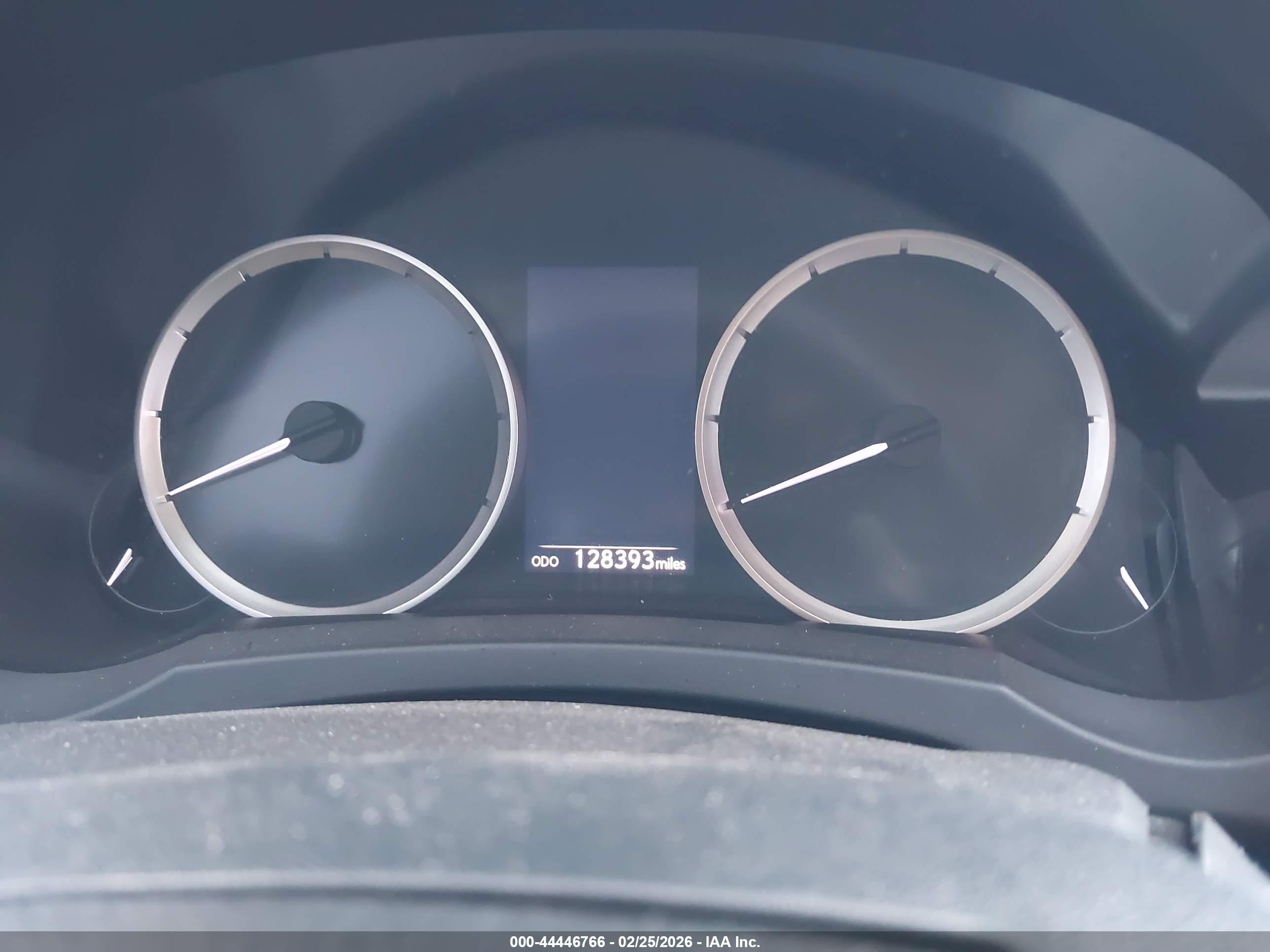LEXUS IS image 7