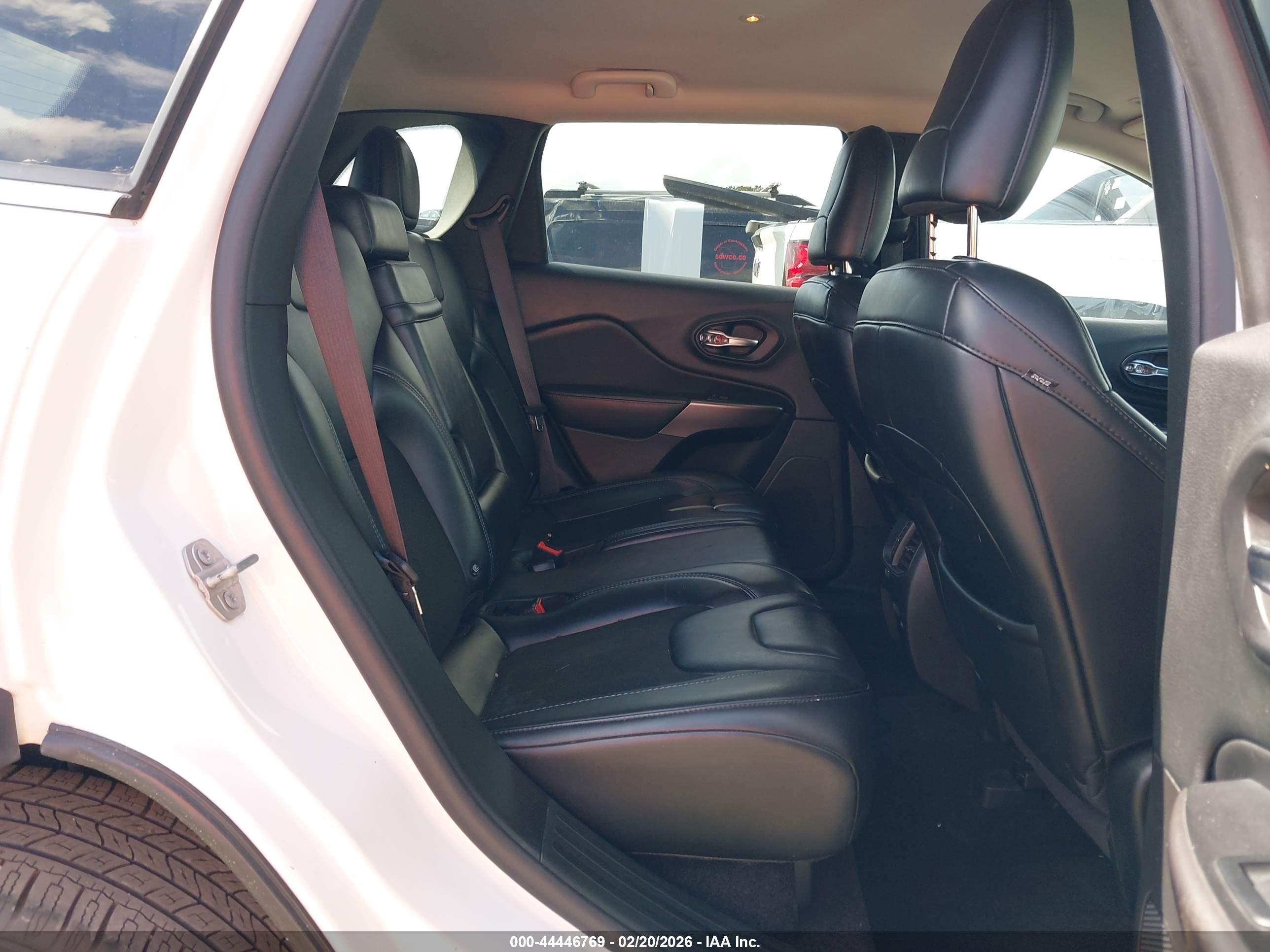 JEEP CHEROKEE image 8