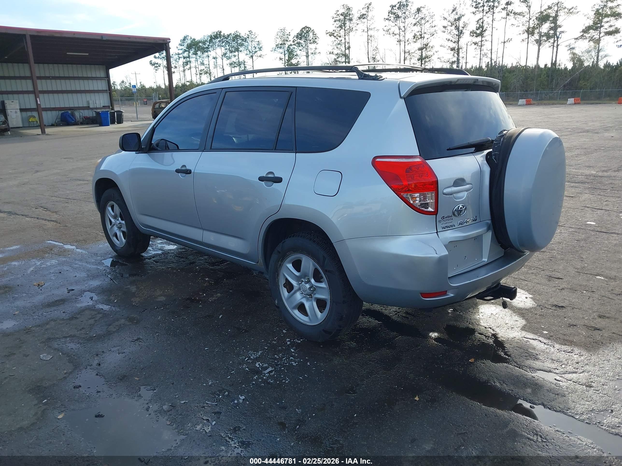 TOYOTA RAV4 image 3