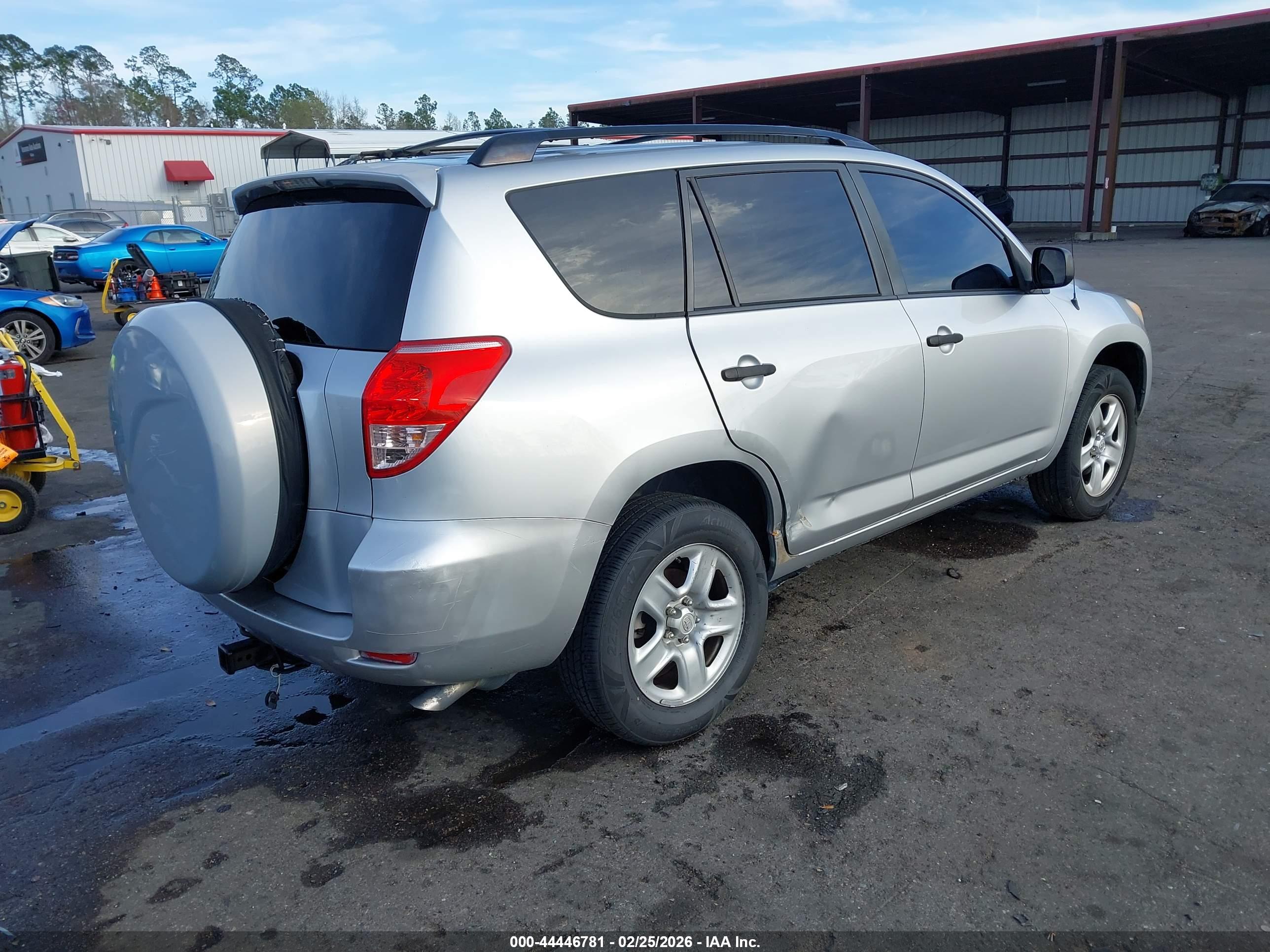 TOYOTA RAV4 image 4