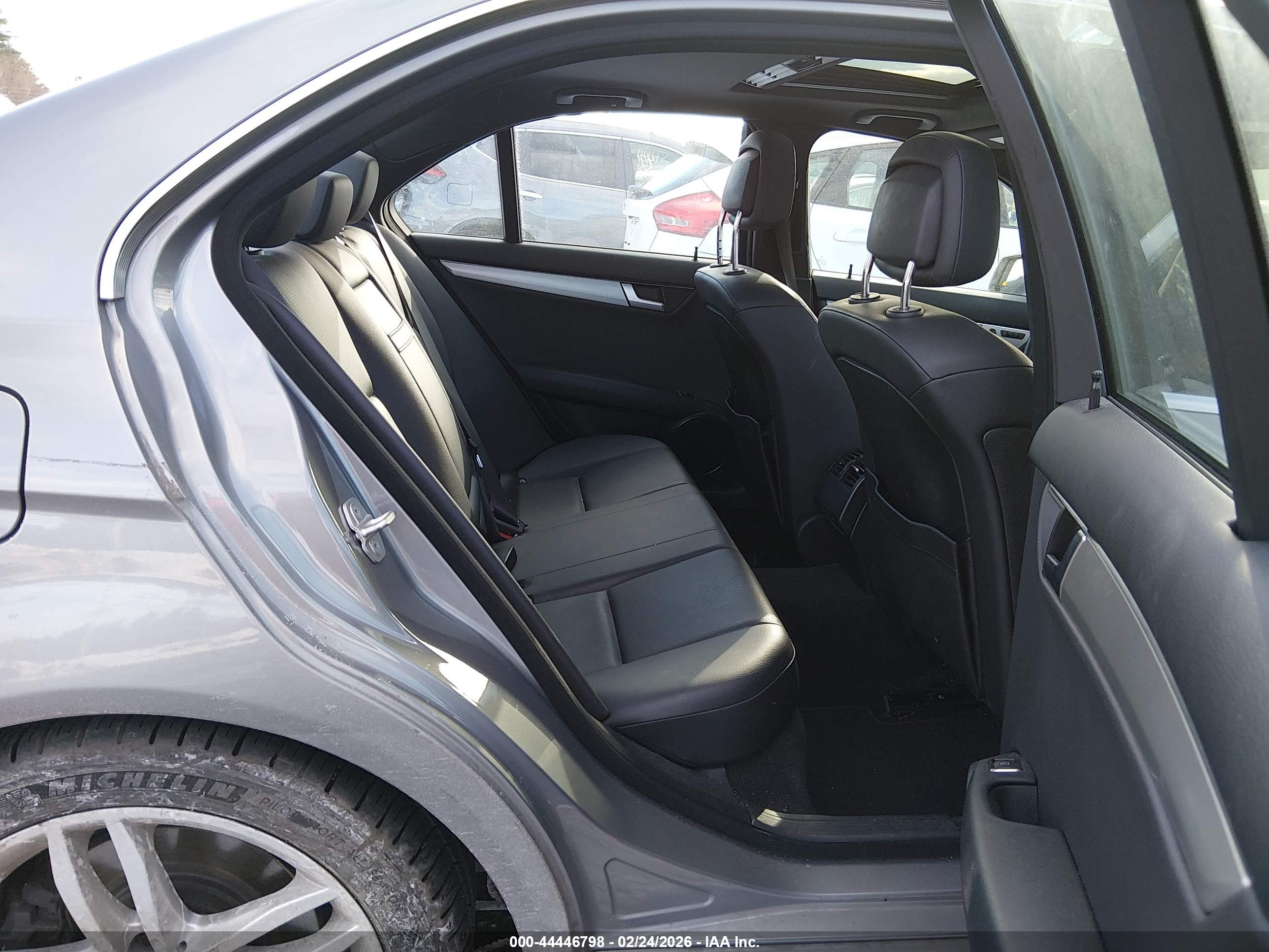 MERCEDES-BENZ C image 8