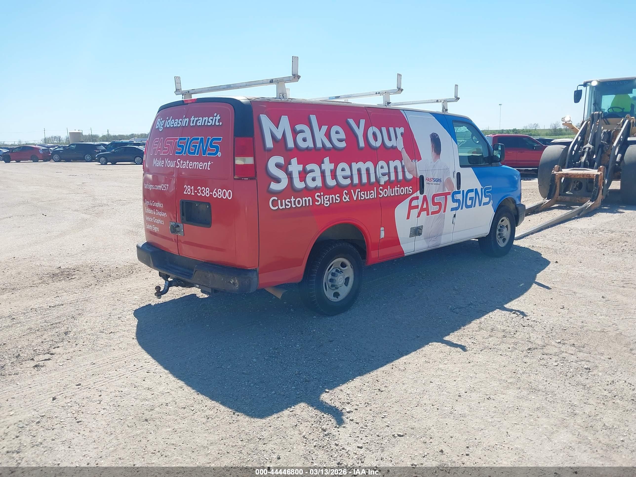 CHEVROLET EXPRESS image 4