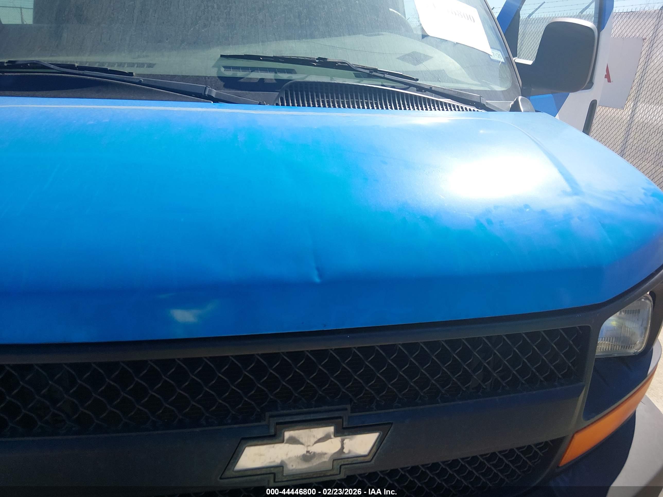 CHEVROLET EXPRESS image 6