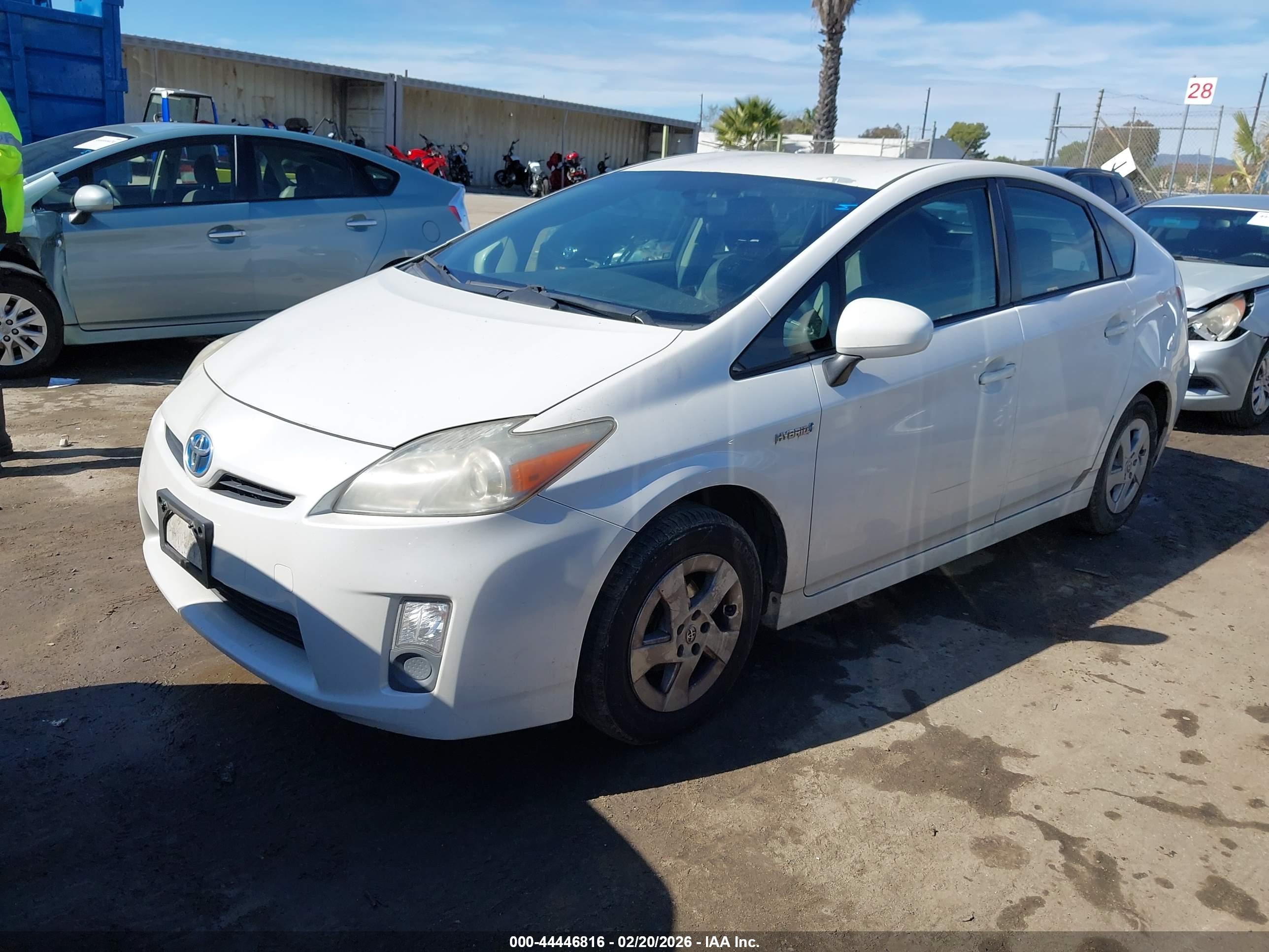 TOYOTA PRIUS image 2