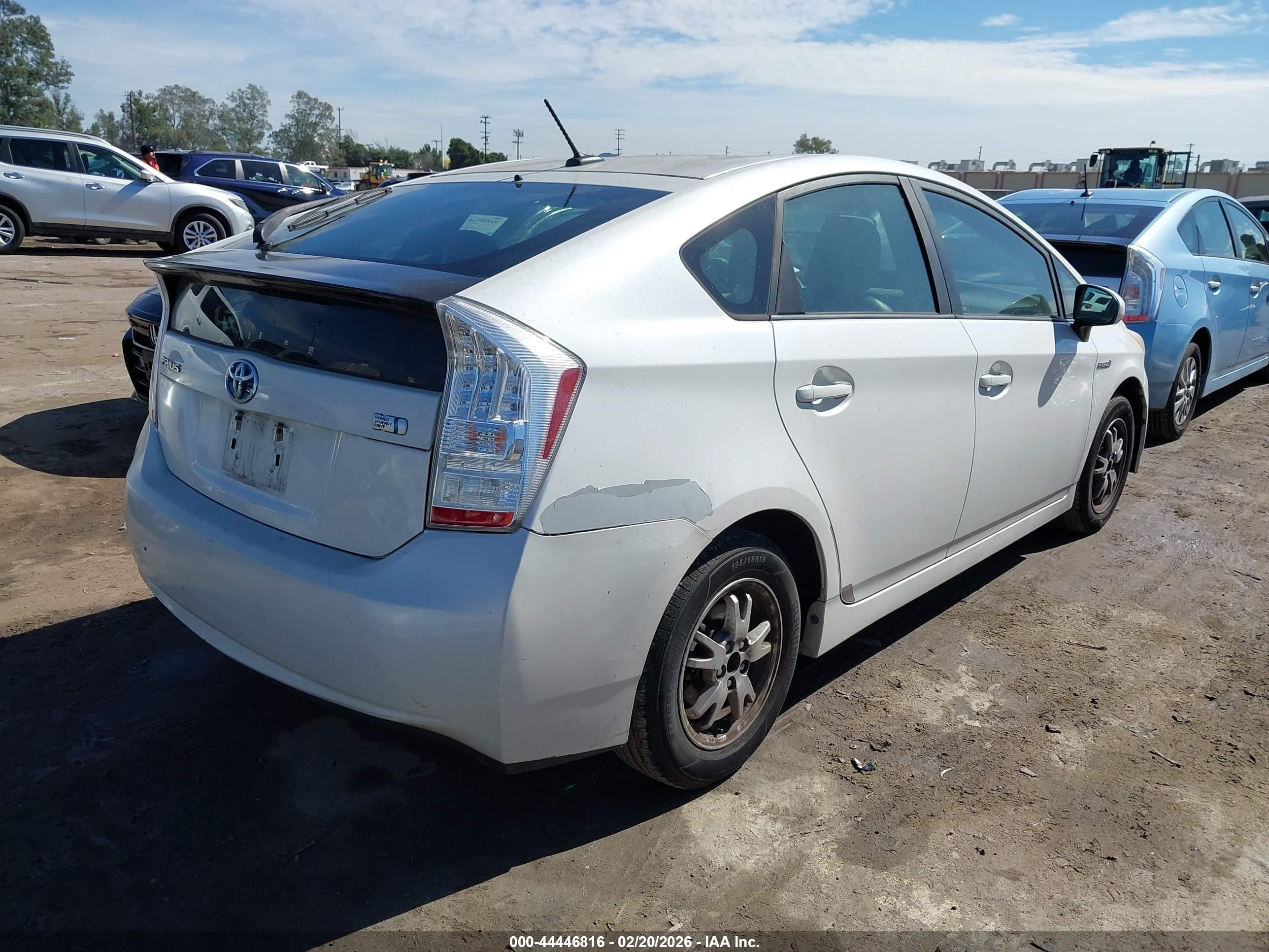 TOYOTA PRIUS image 4