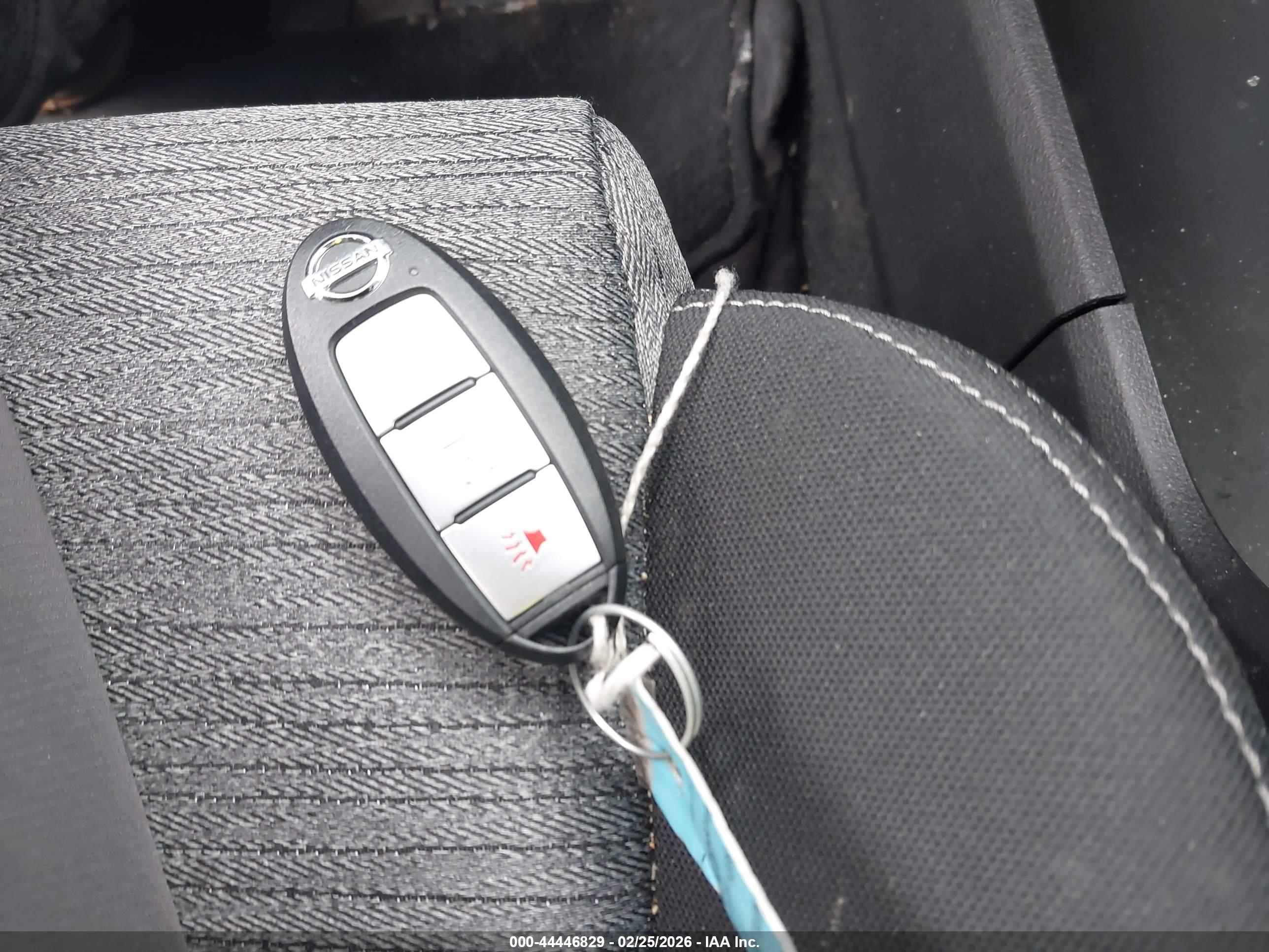 NISSAN ROGUE image 11