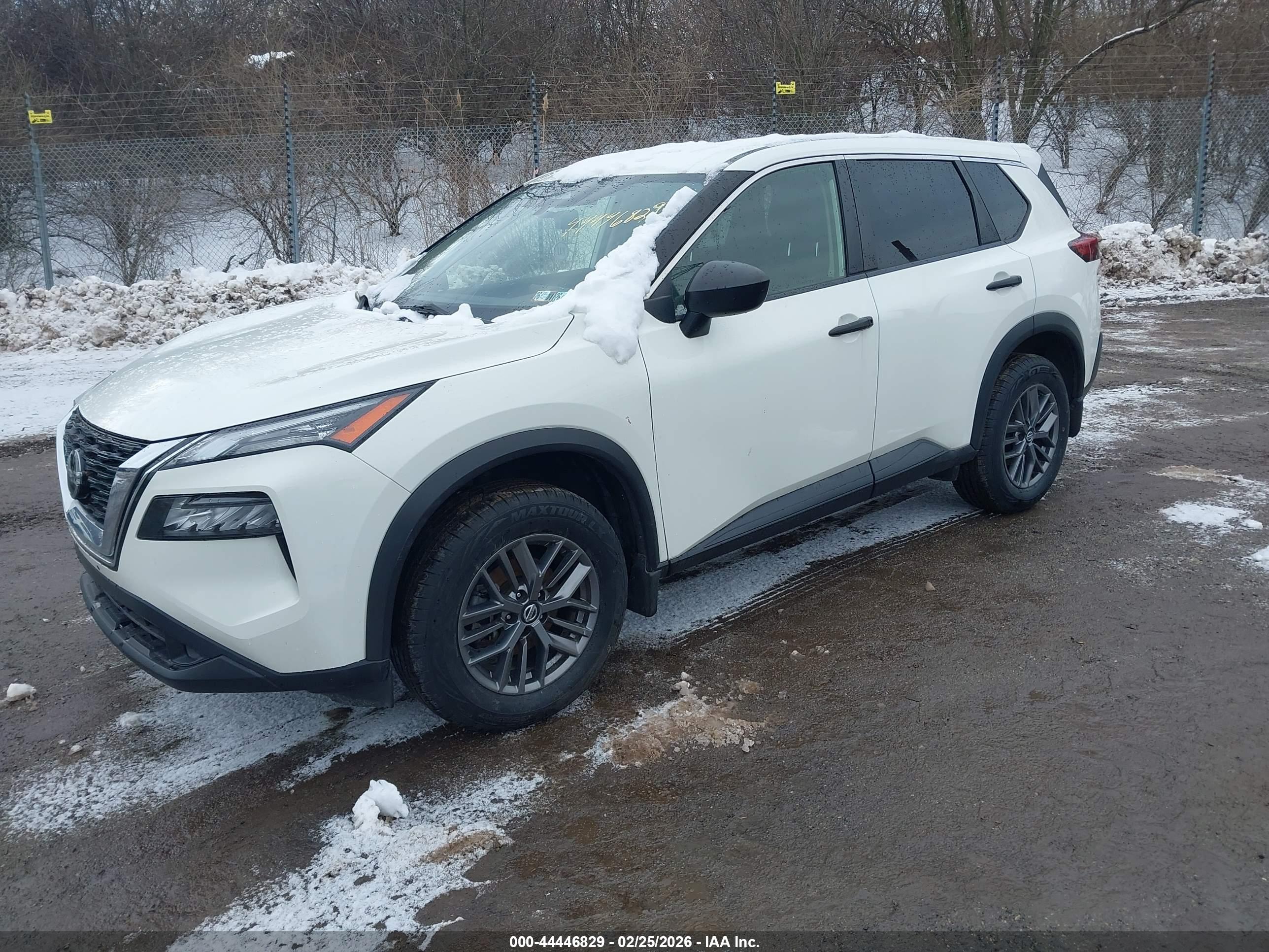 NISSAN ROGUE image 2