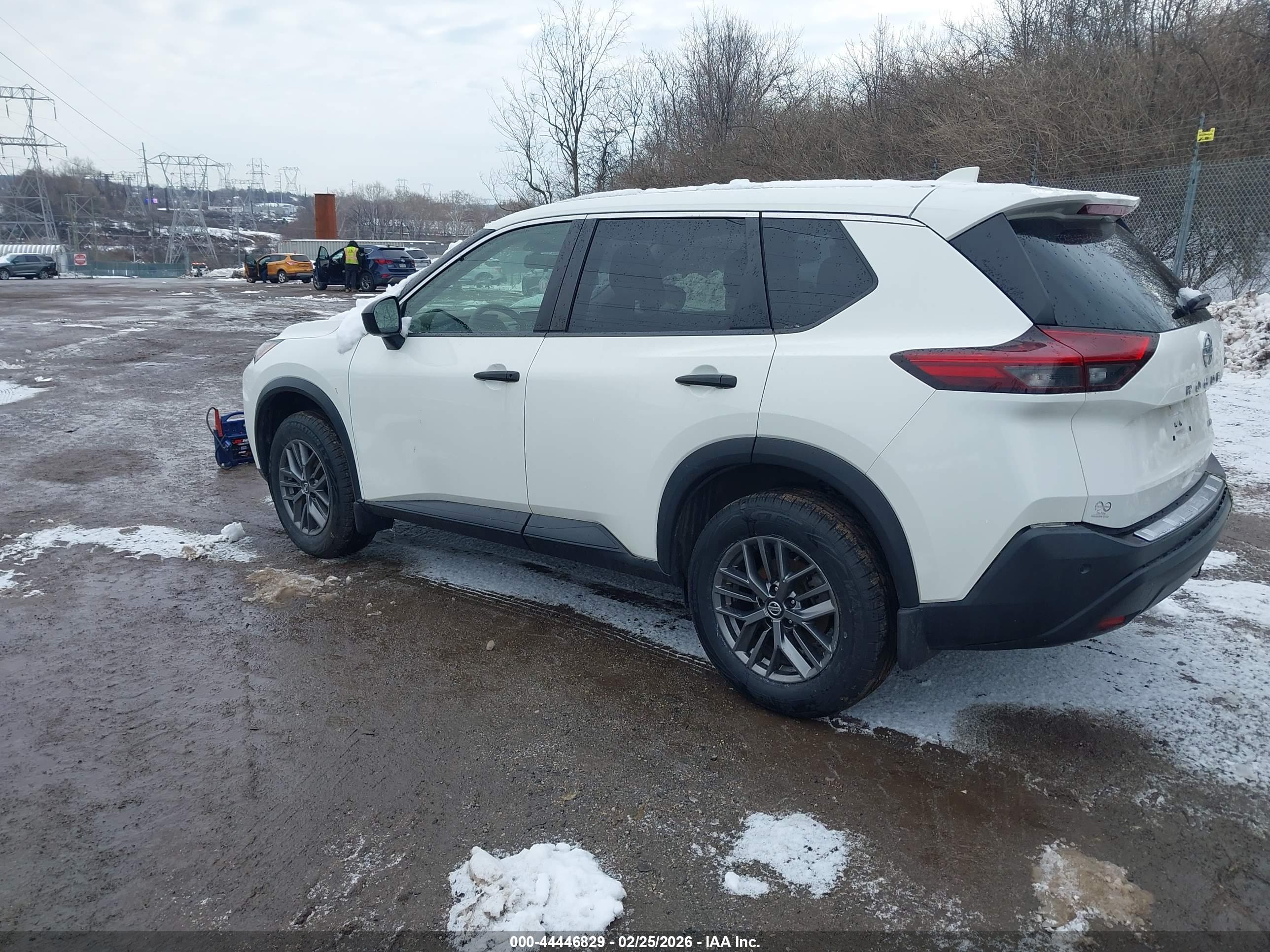 NISSAN ROGUE image 3