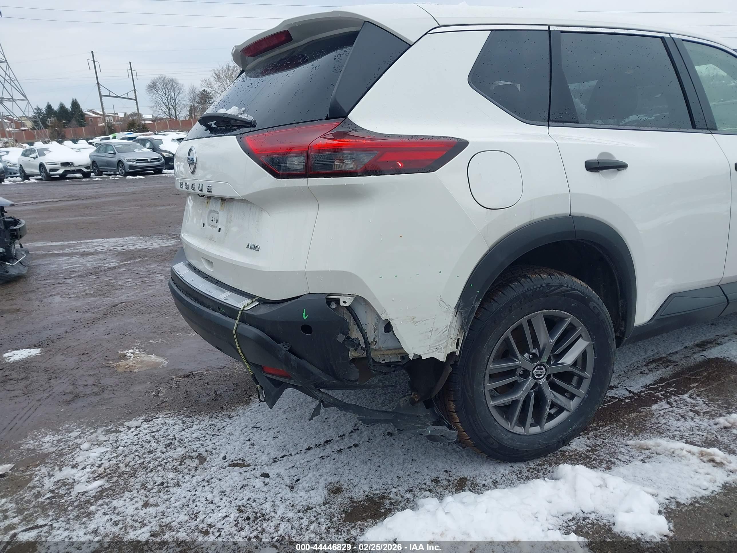 NISSAN ROGUE image 6