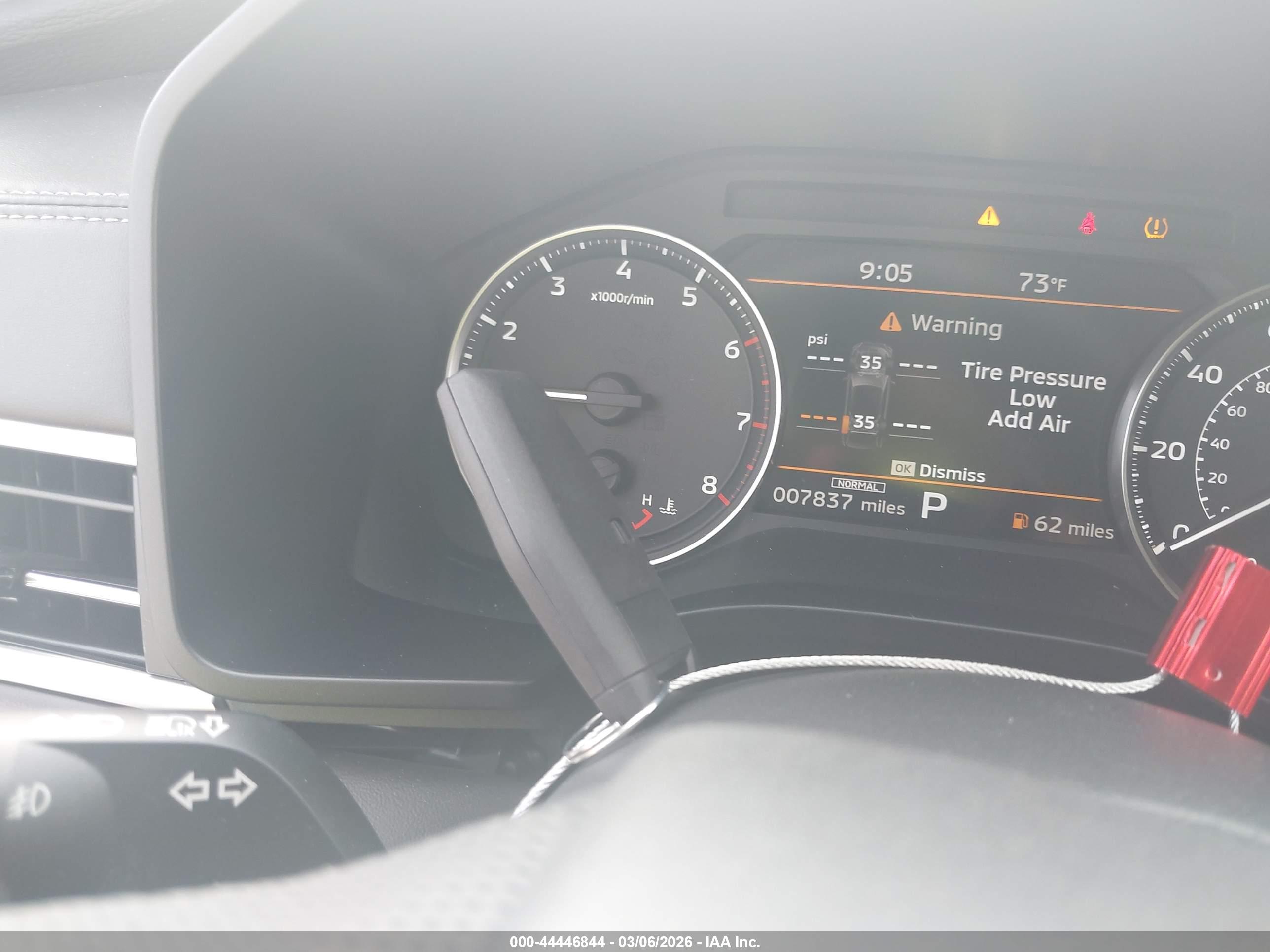 MITSUBISHI OUTLANDER image 11