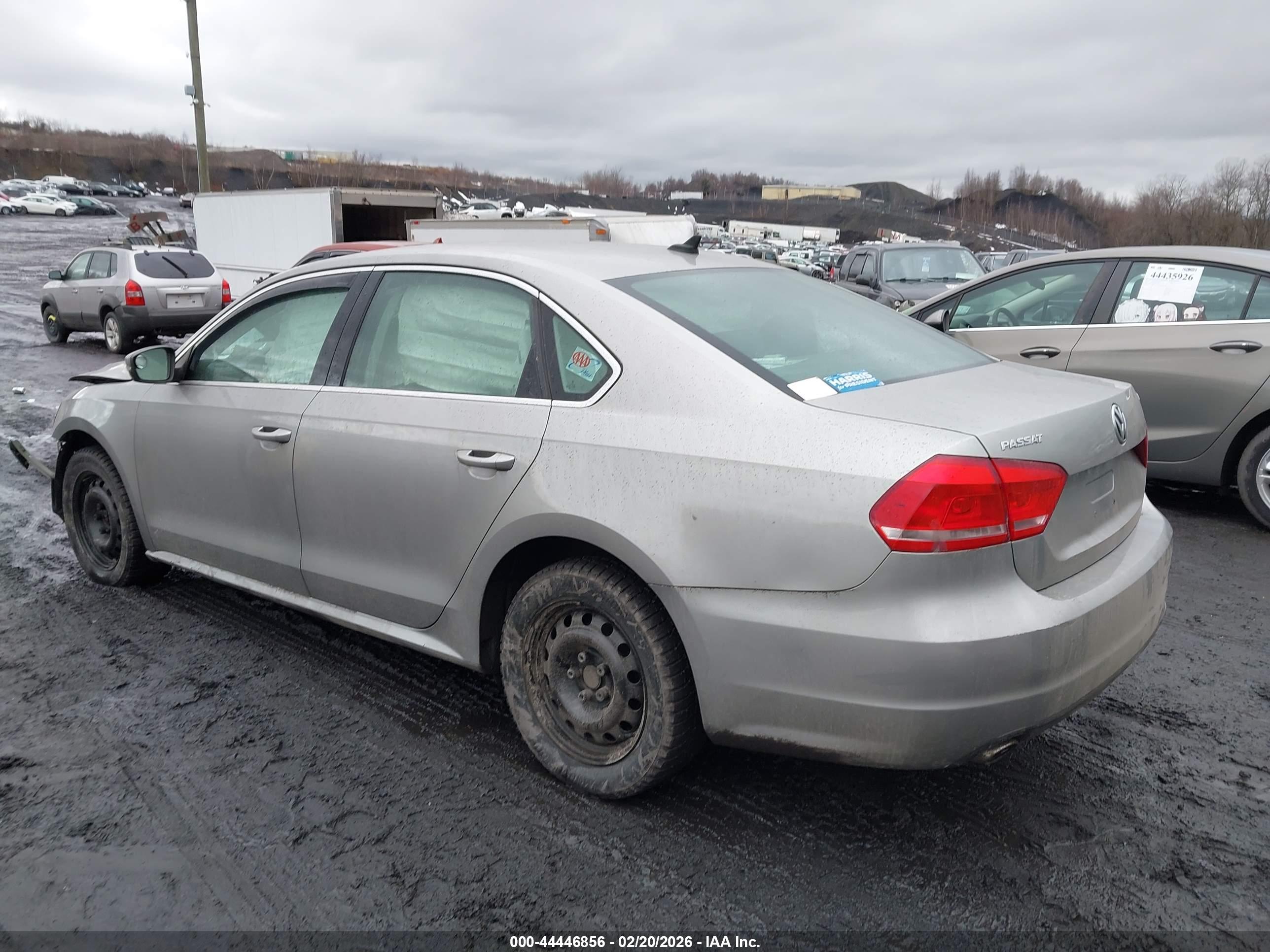 VOLKSWAGEN PASSAT image 3