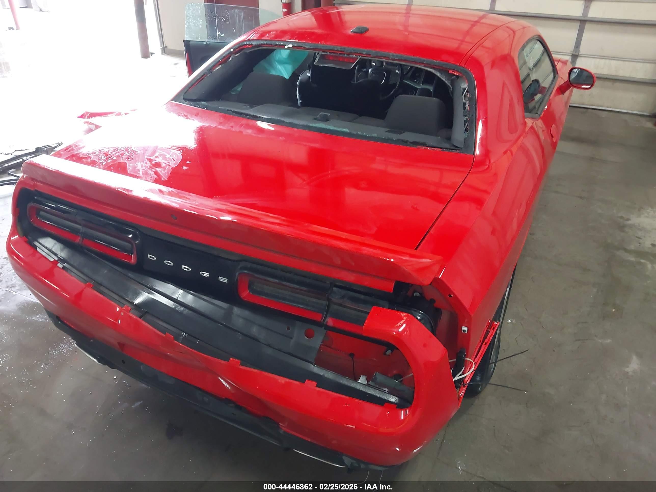 DODGE CHALLENGER image 6