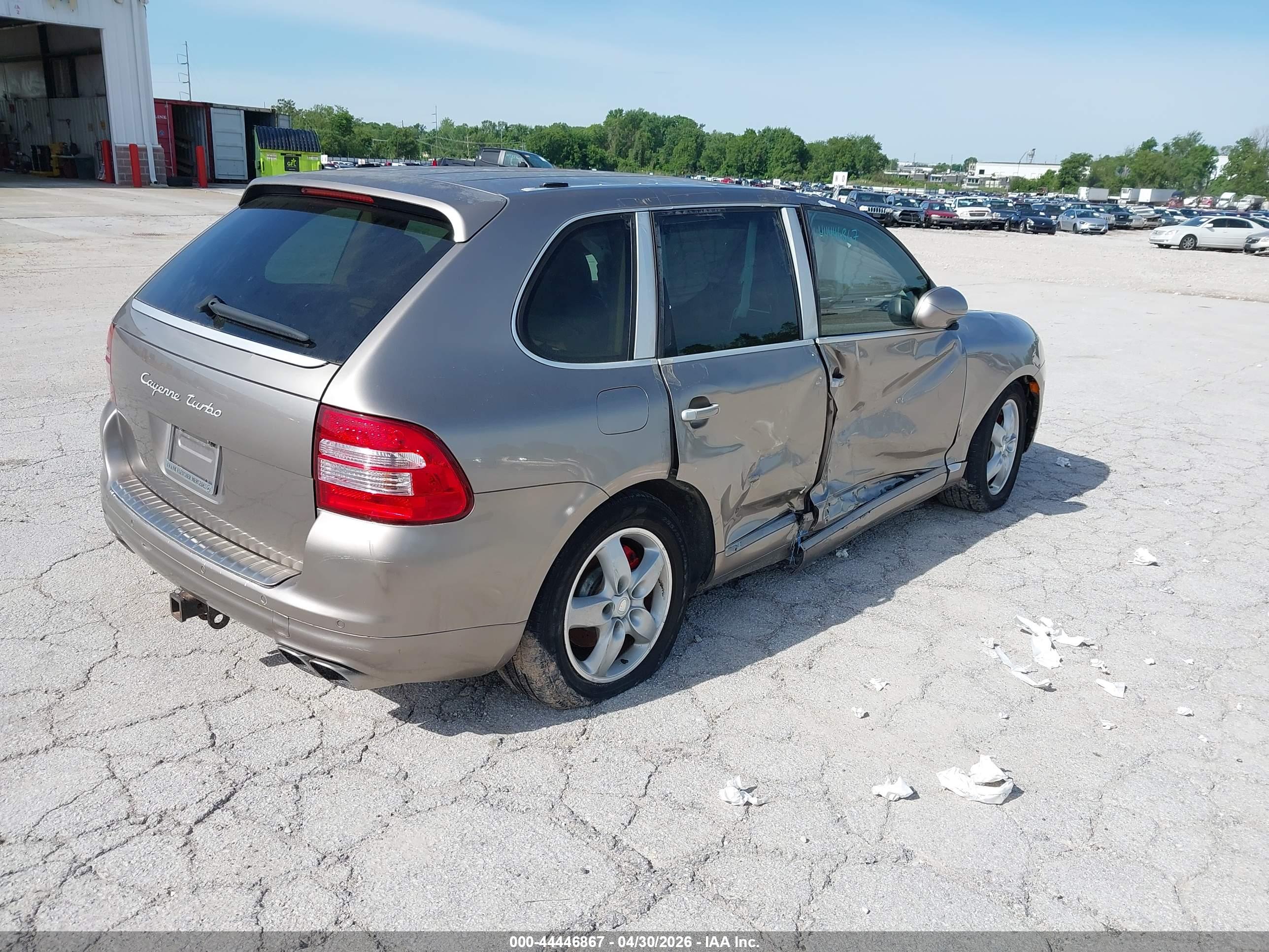 PORSCHE CAYENNE image 4
