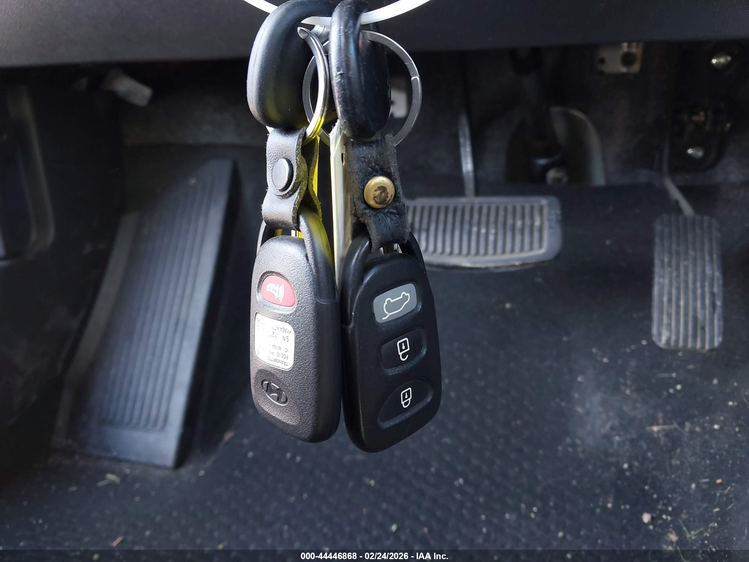 HYUNDAI ELANTRA image 11