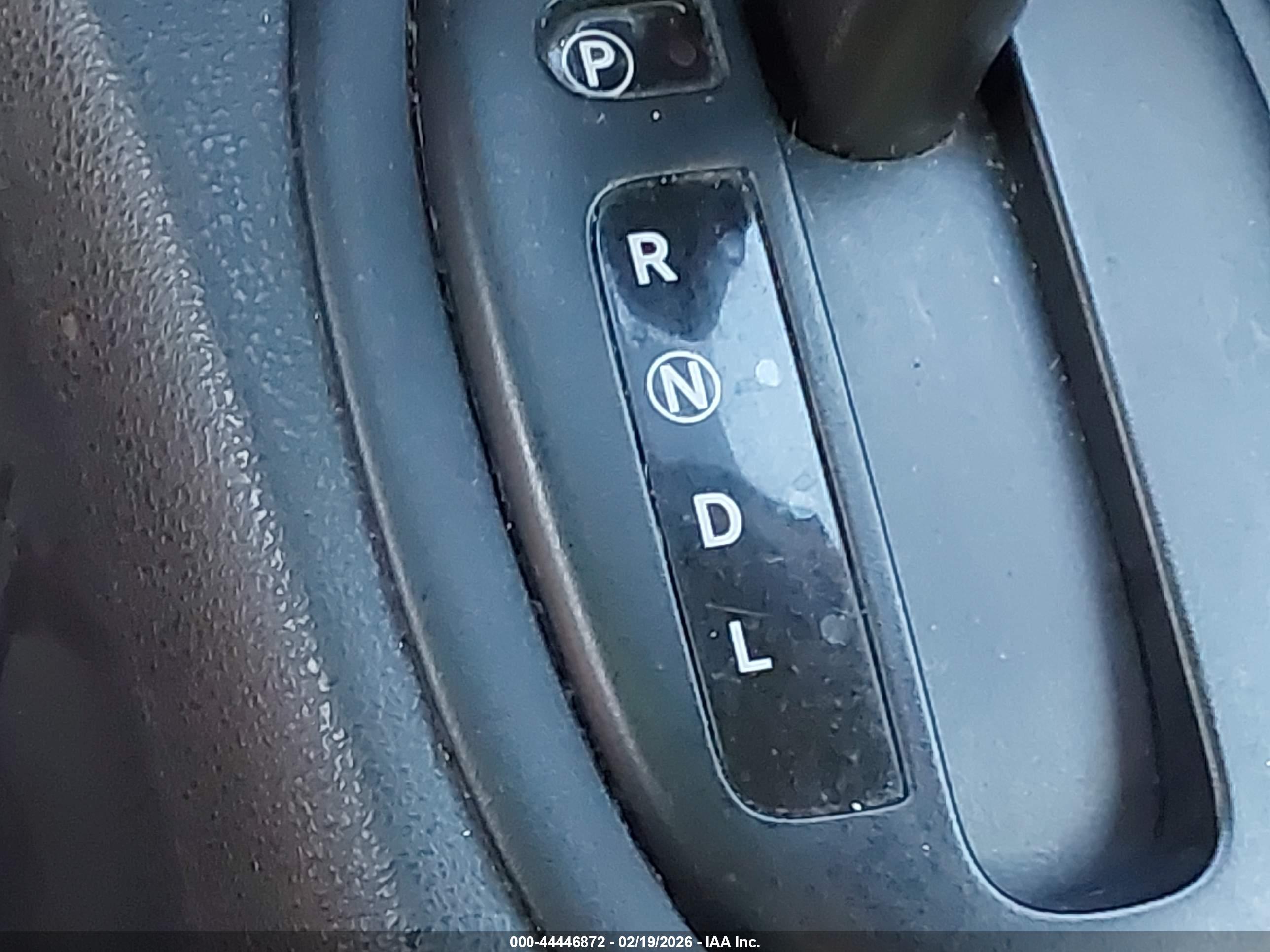 NISSAN VERSA image 6
