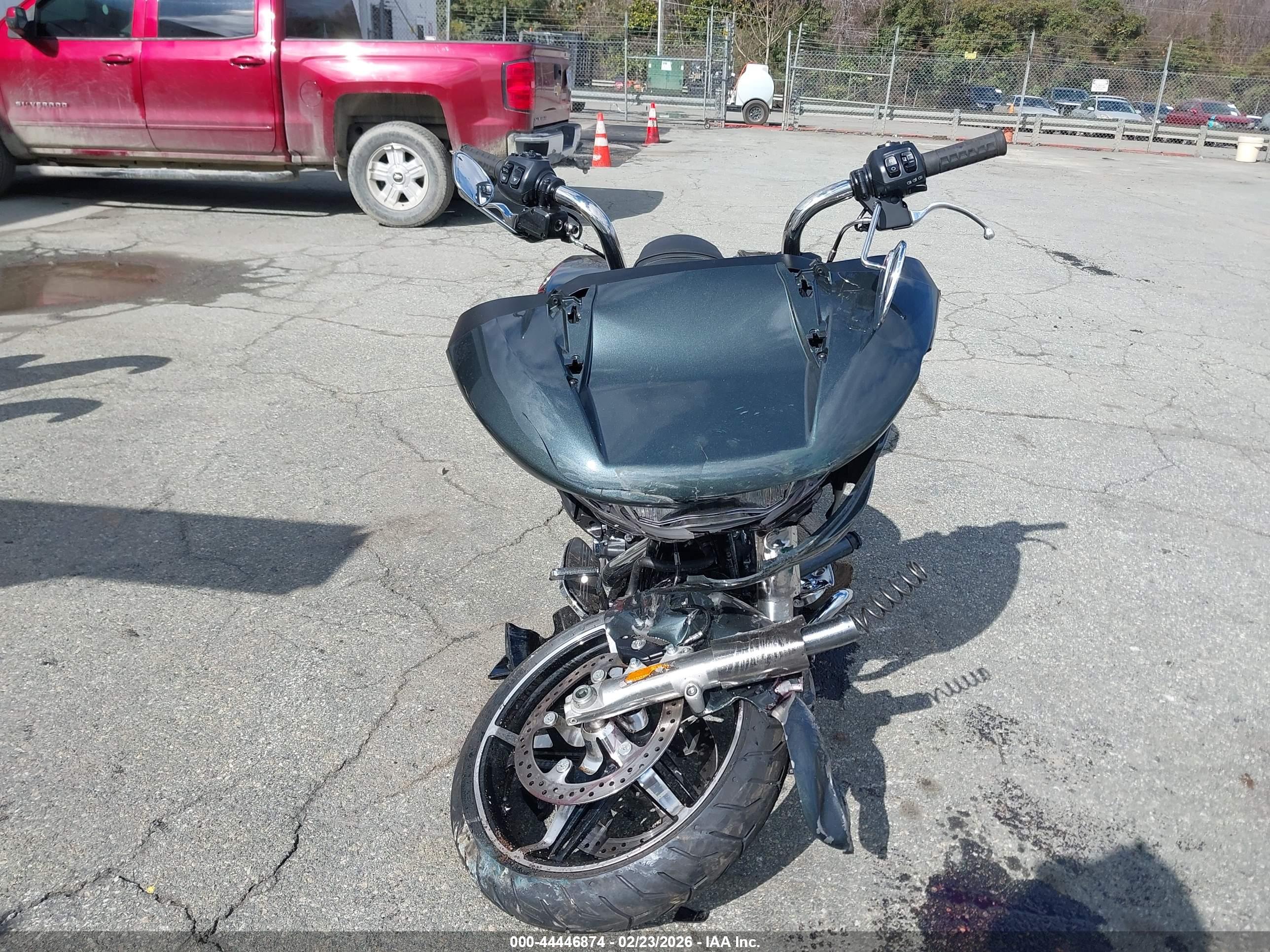 HARLEY-DAVIDSON FLTRX image 5