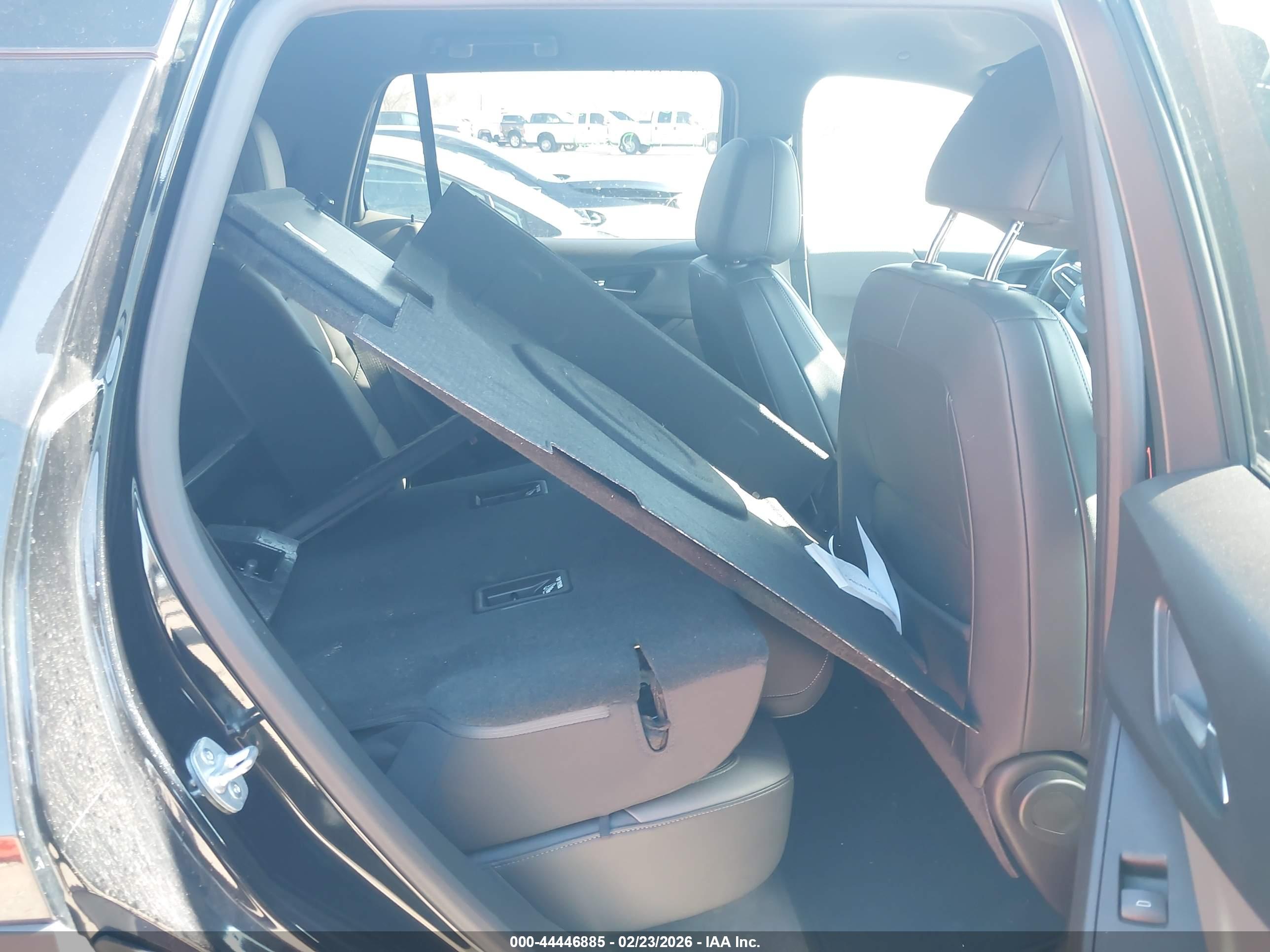 CHEVROLET EQUINOX image 8