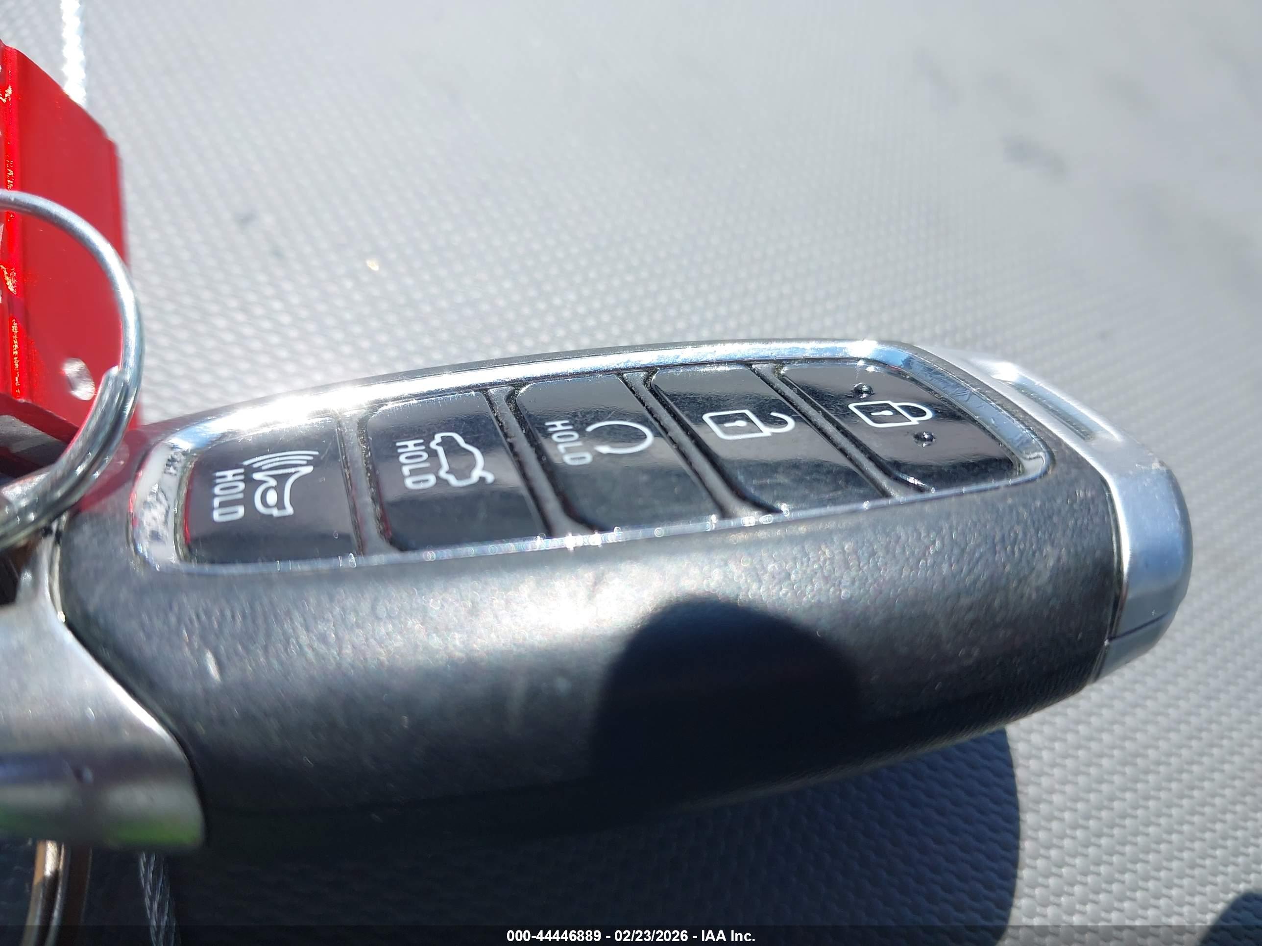 HYUNDAI ELANTRA image 11