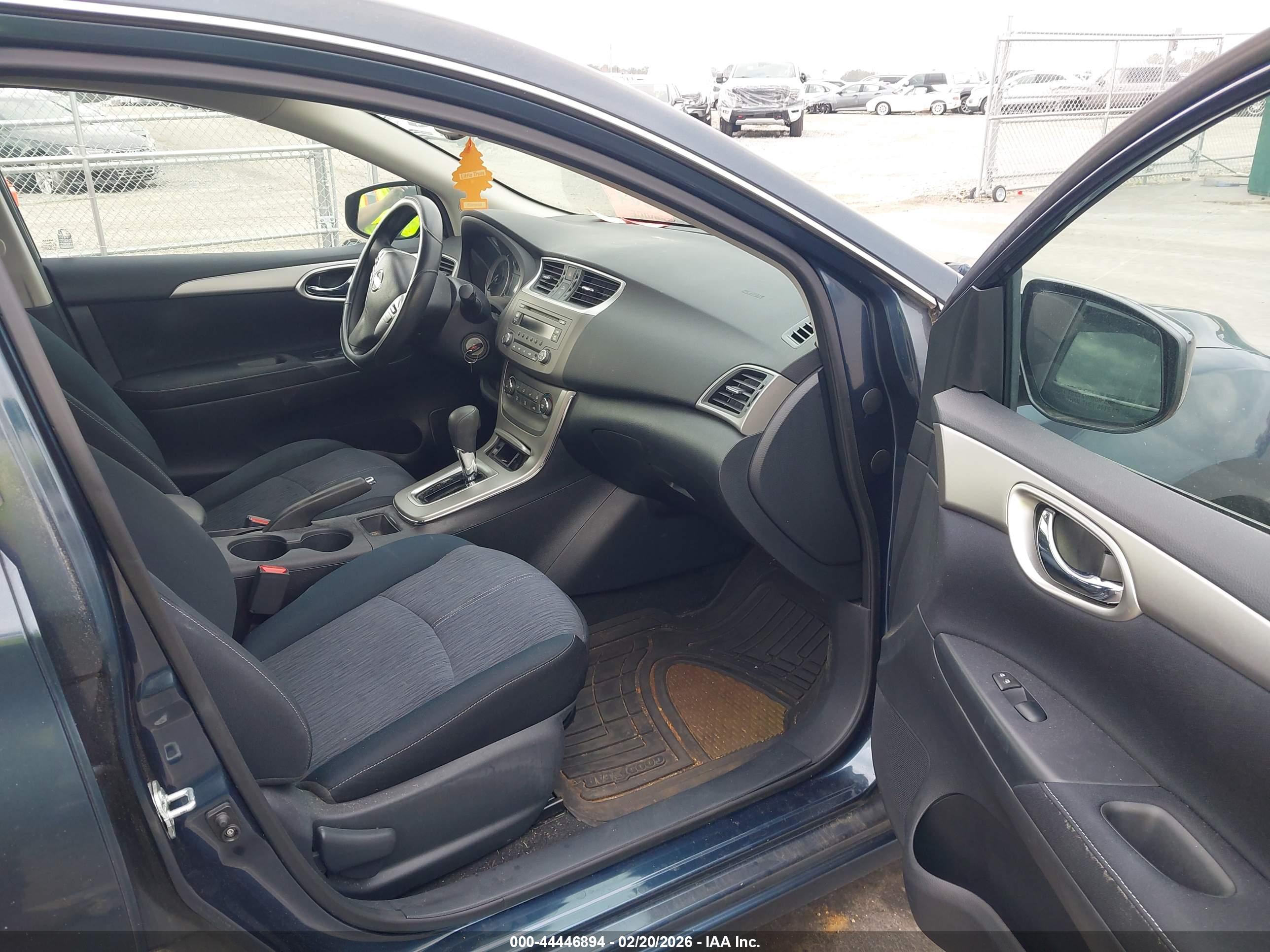 NISSAN SENTRA image 5