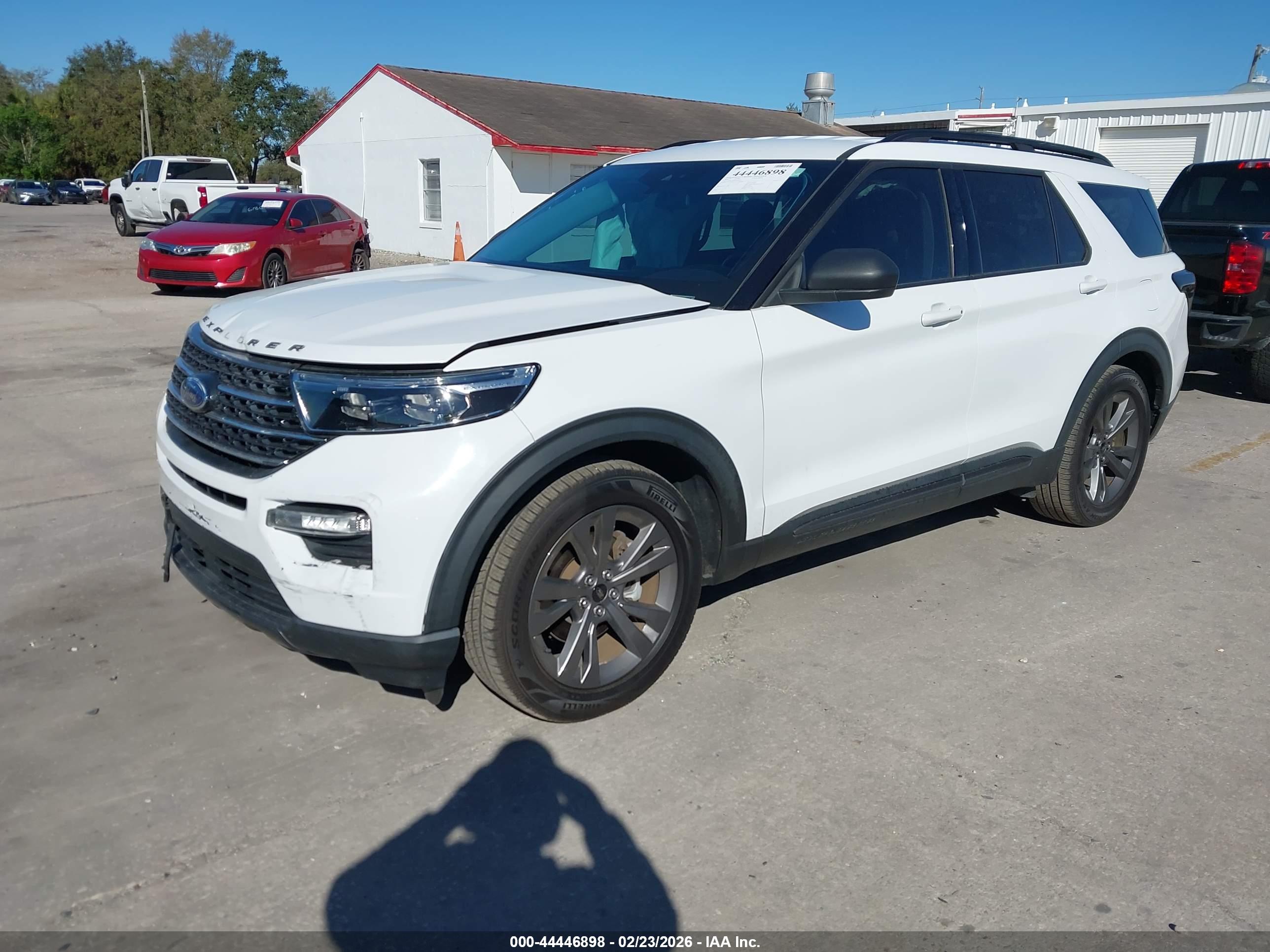 FORD EXPLORER image 2