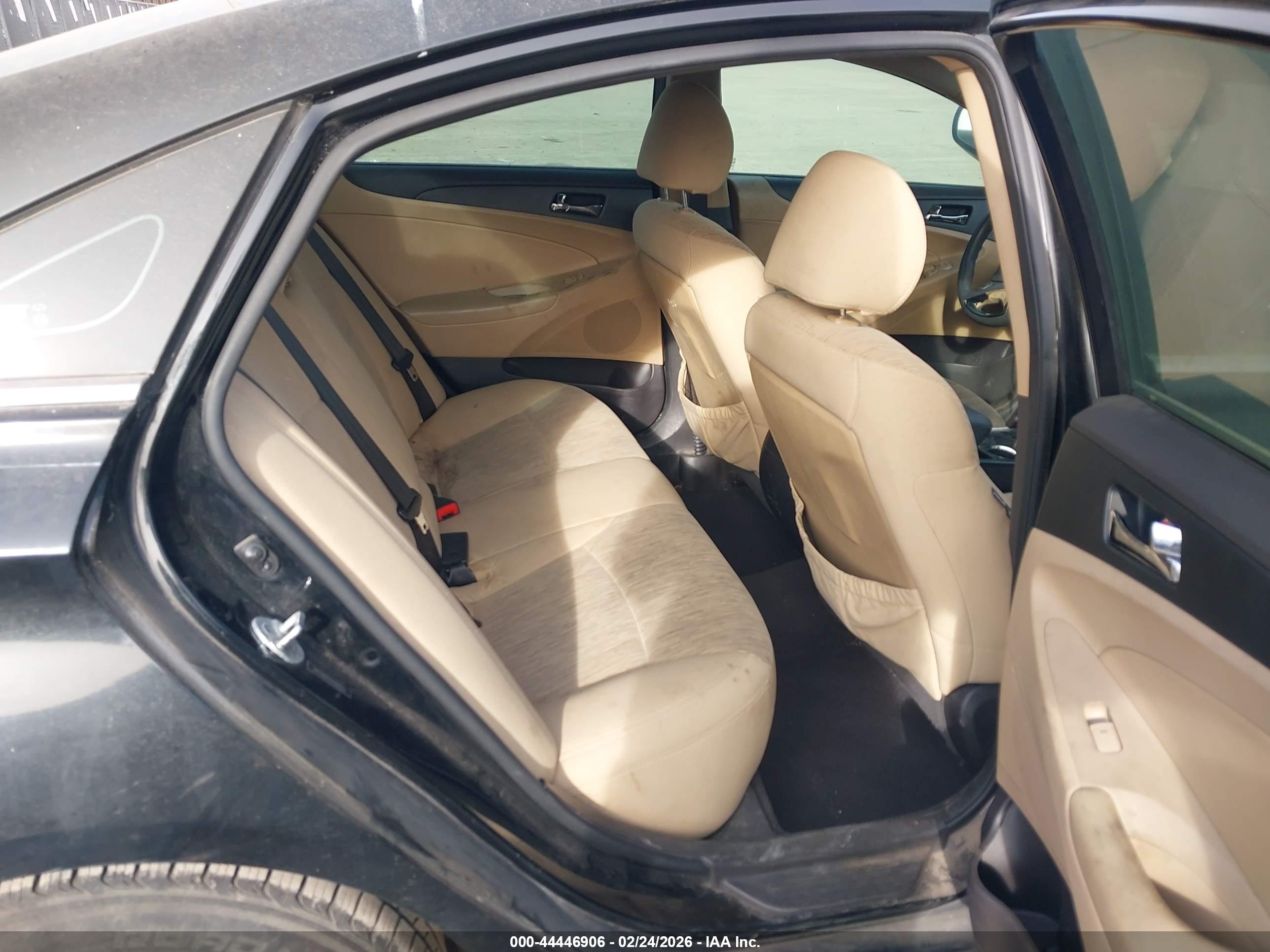 HYUNDAI SONATA image 8