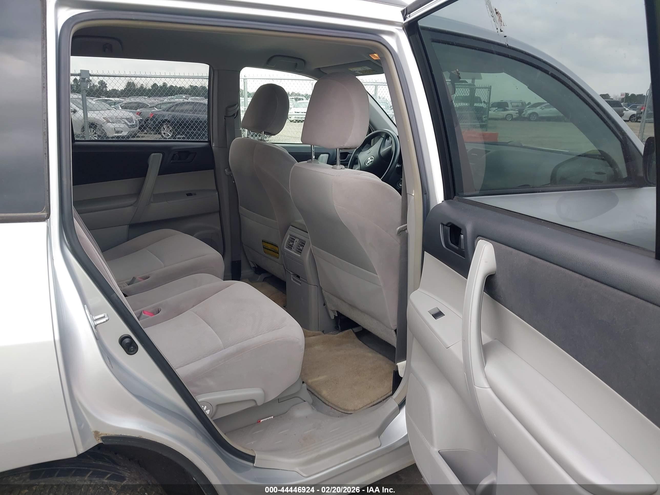 TOYOTA HIGHLANDER image 8