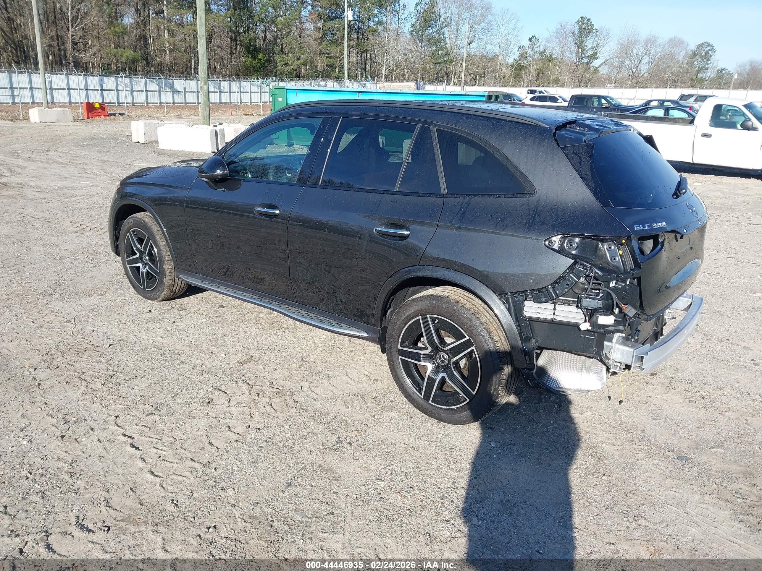 MERCEDES-BENZ GLC image 3