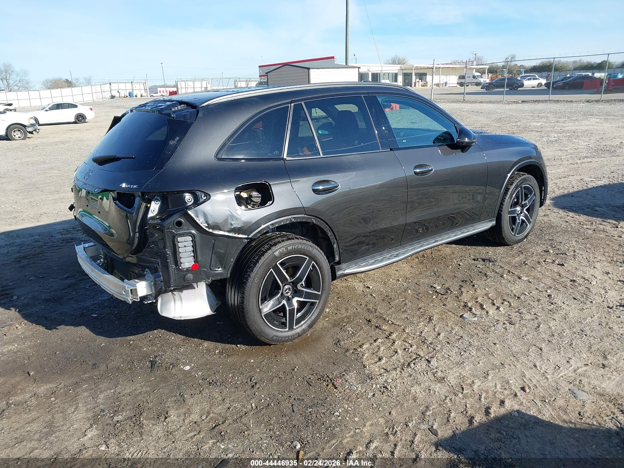 MERCEDES-BENZ GLC image 4