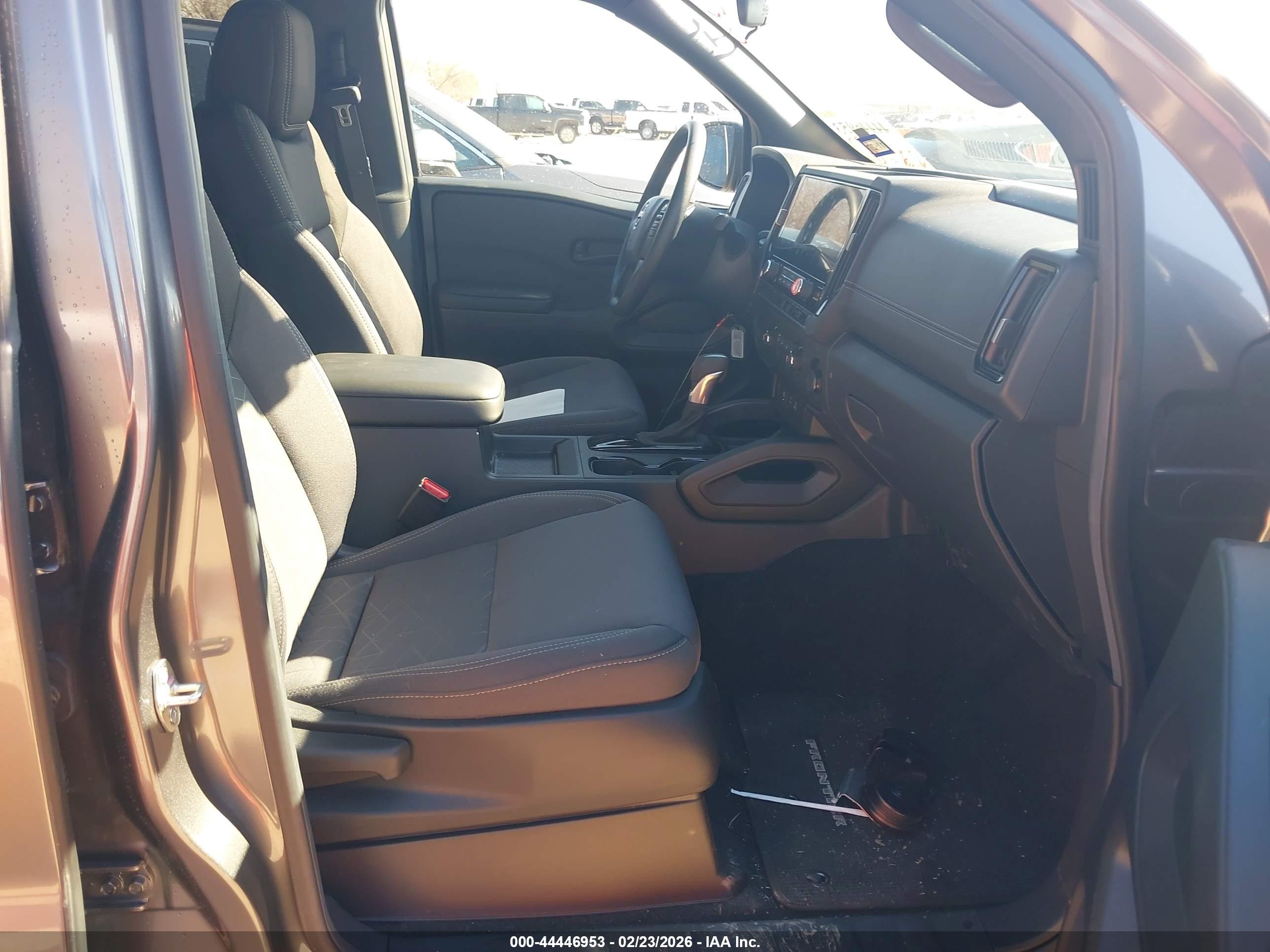 NISSAN FRONTIER image 5