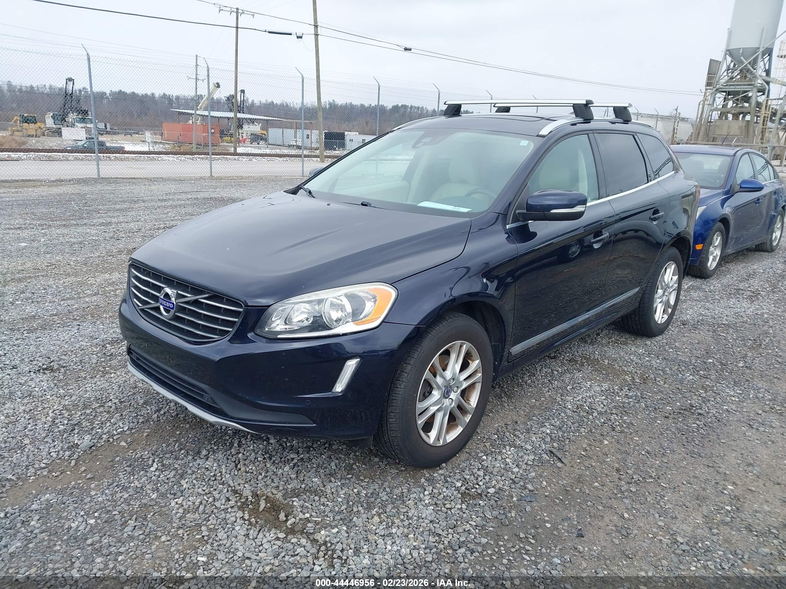 VOLVO XC60 image 2