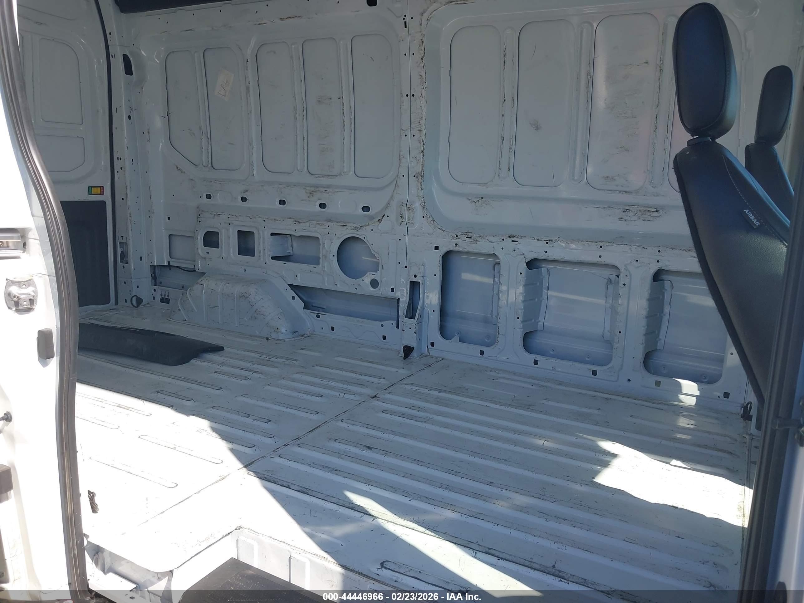 FORD TRANSIT-250 image 8
