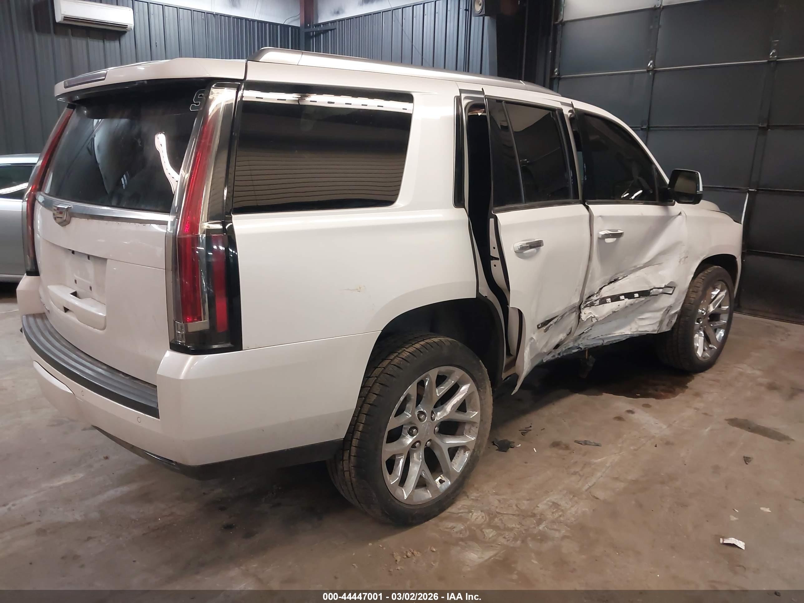 CADILLAC ESCALADE image 4