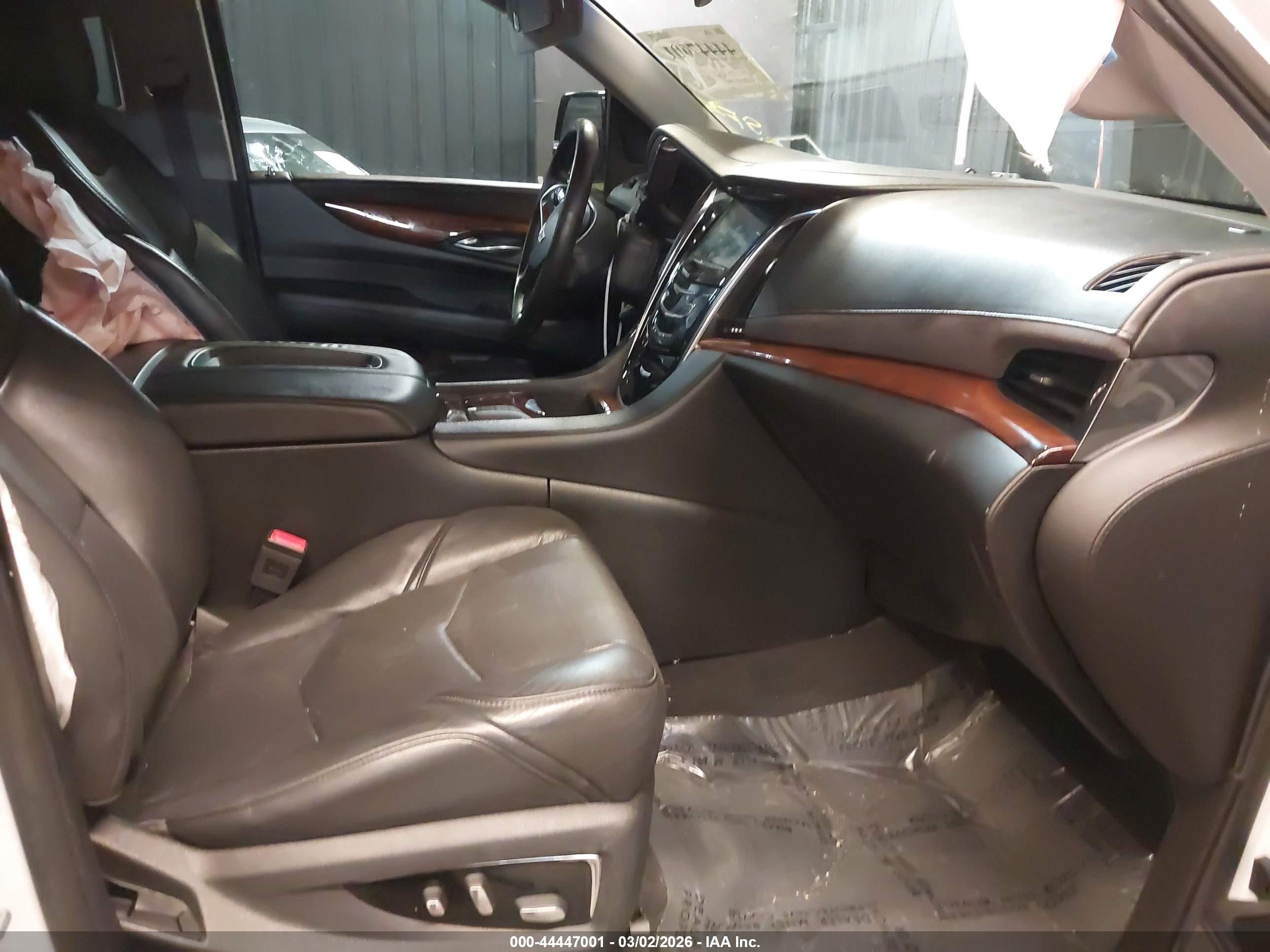CADILLAC ESCALADE image 5