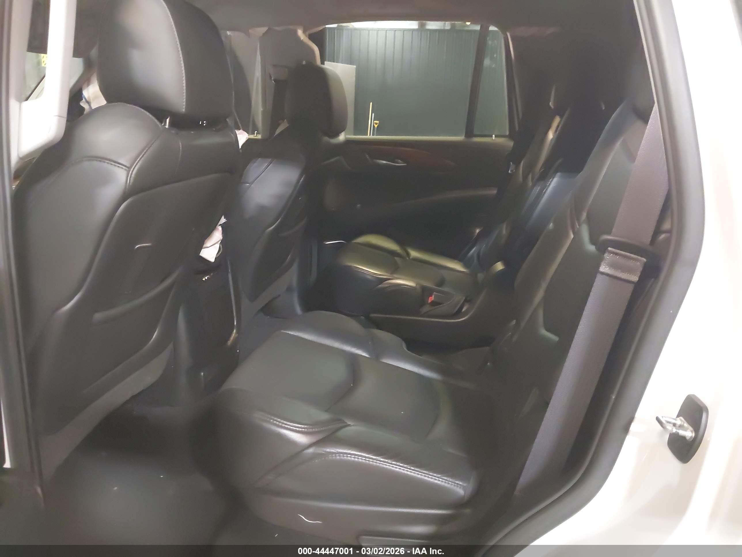 CADILLAC ESCALADE image 8