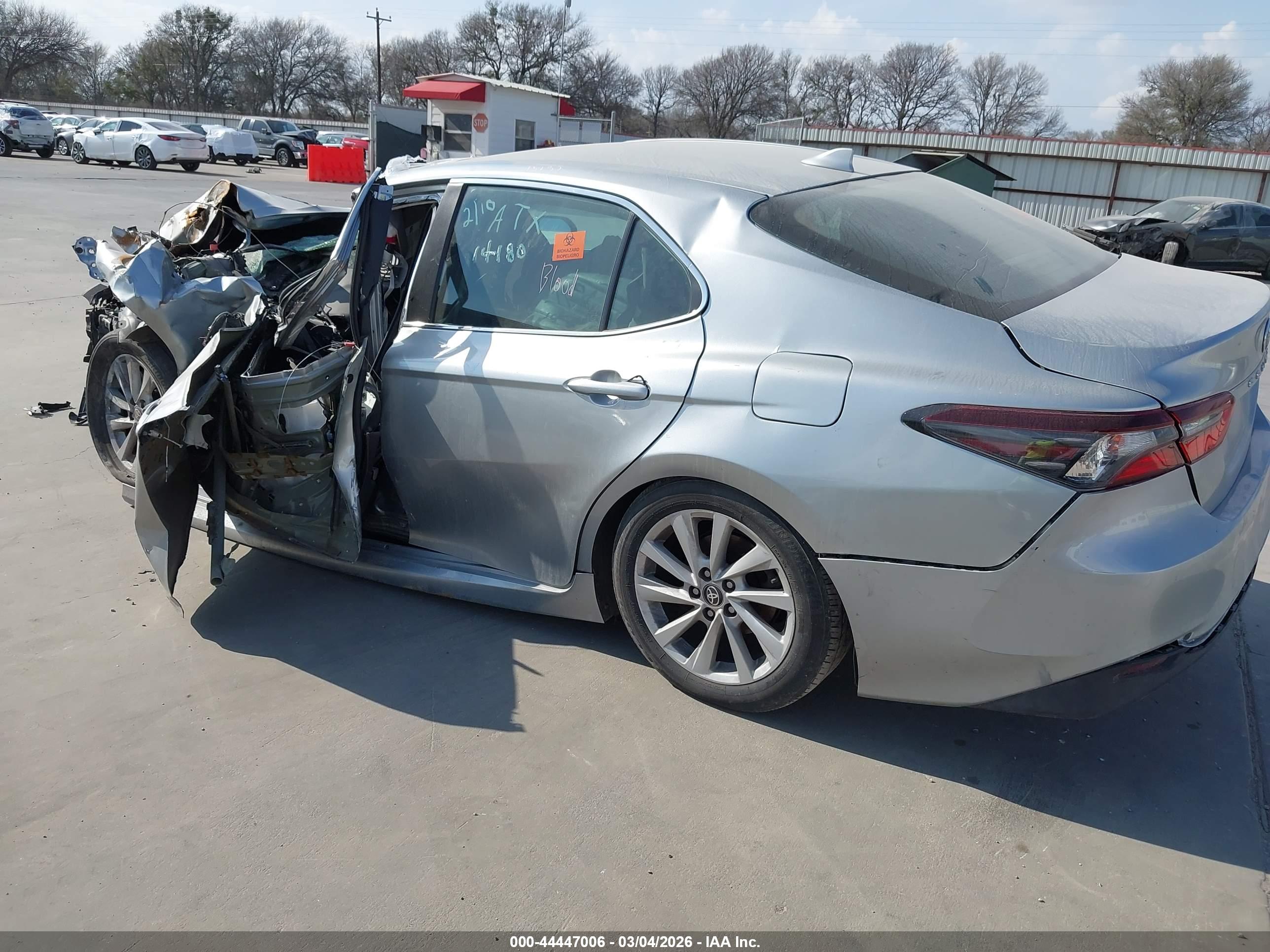TOYOTA CAMRY image 3