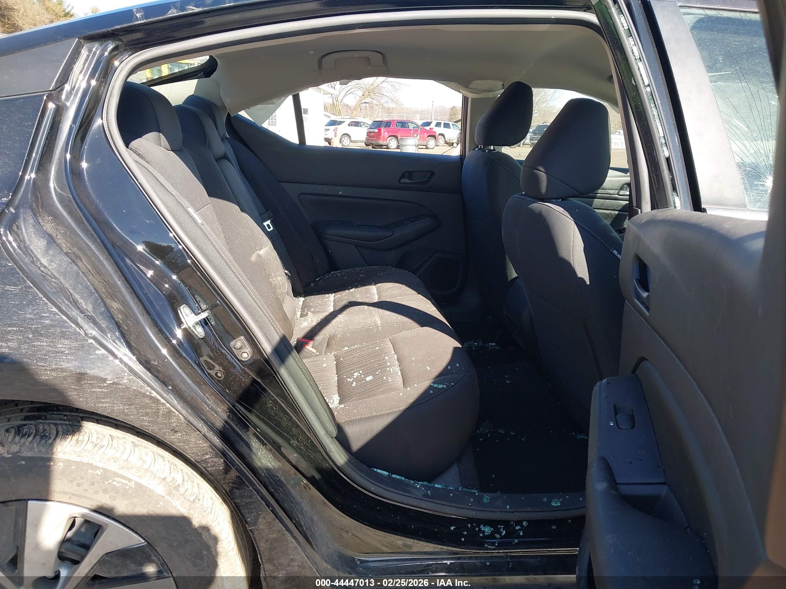 NISSAN ALTIMA image 8