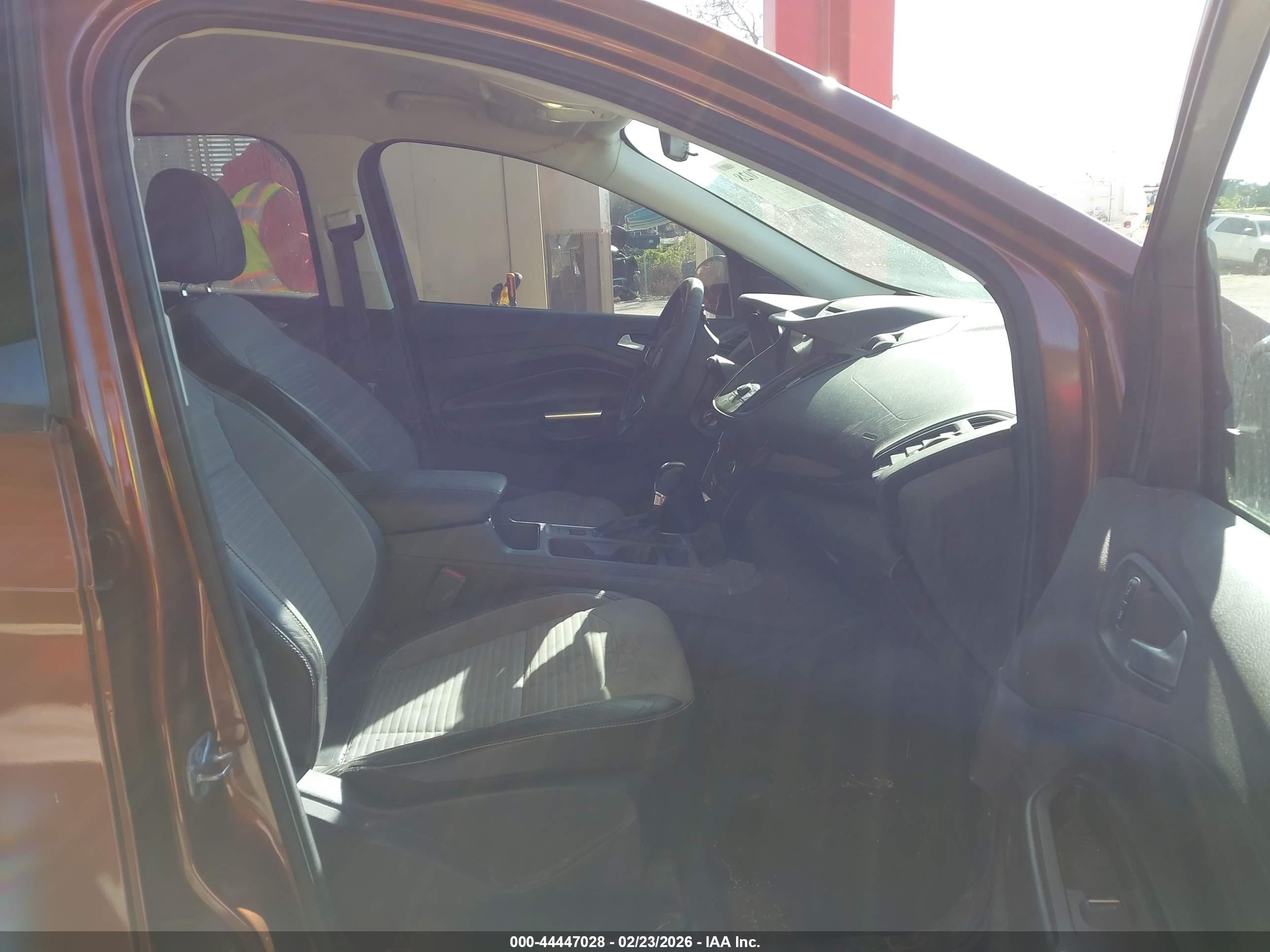 FORD ESCAPE image 5