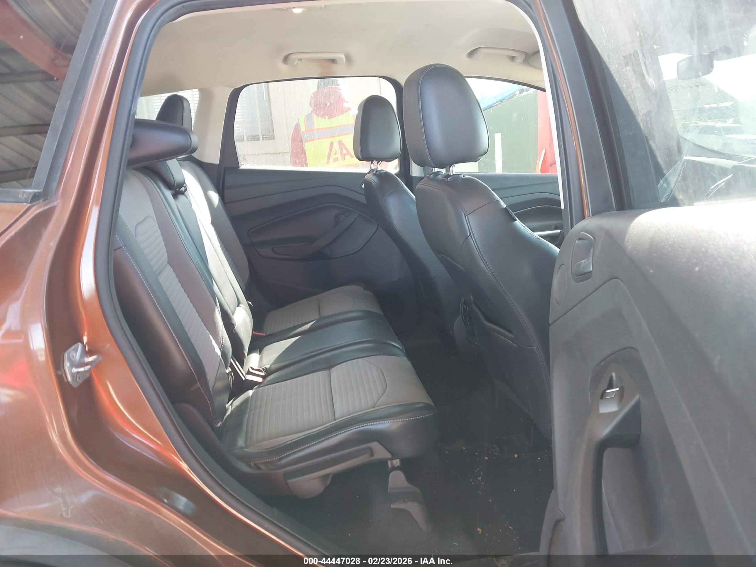 FORD ESCAPE image 8
