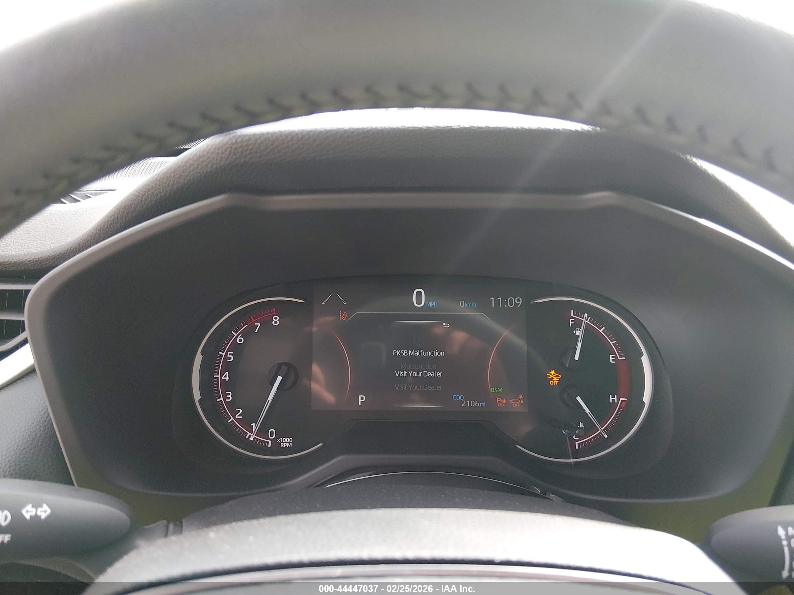 TOYOTA RAV4 image 7