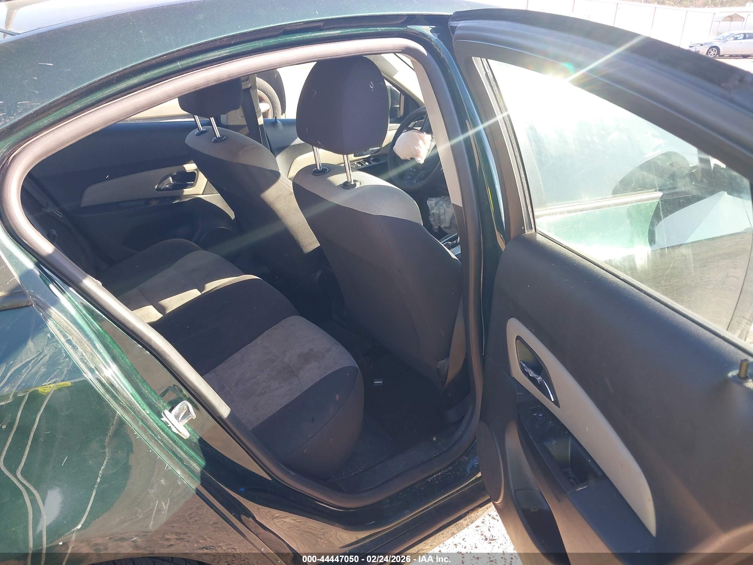 CHEVROLET CRUZE image 8