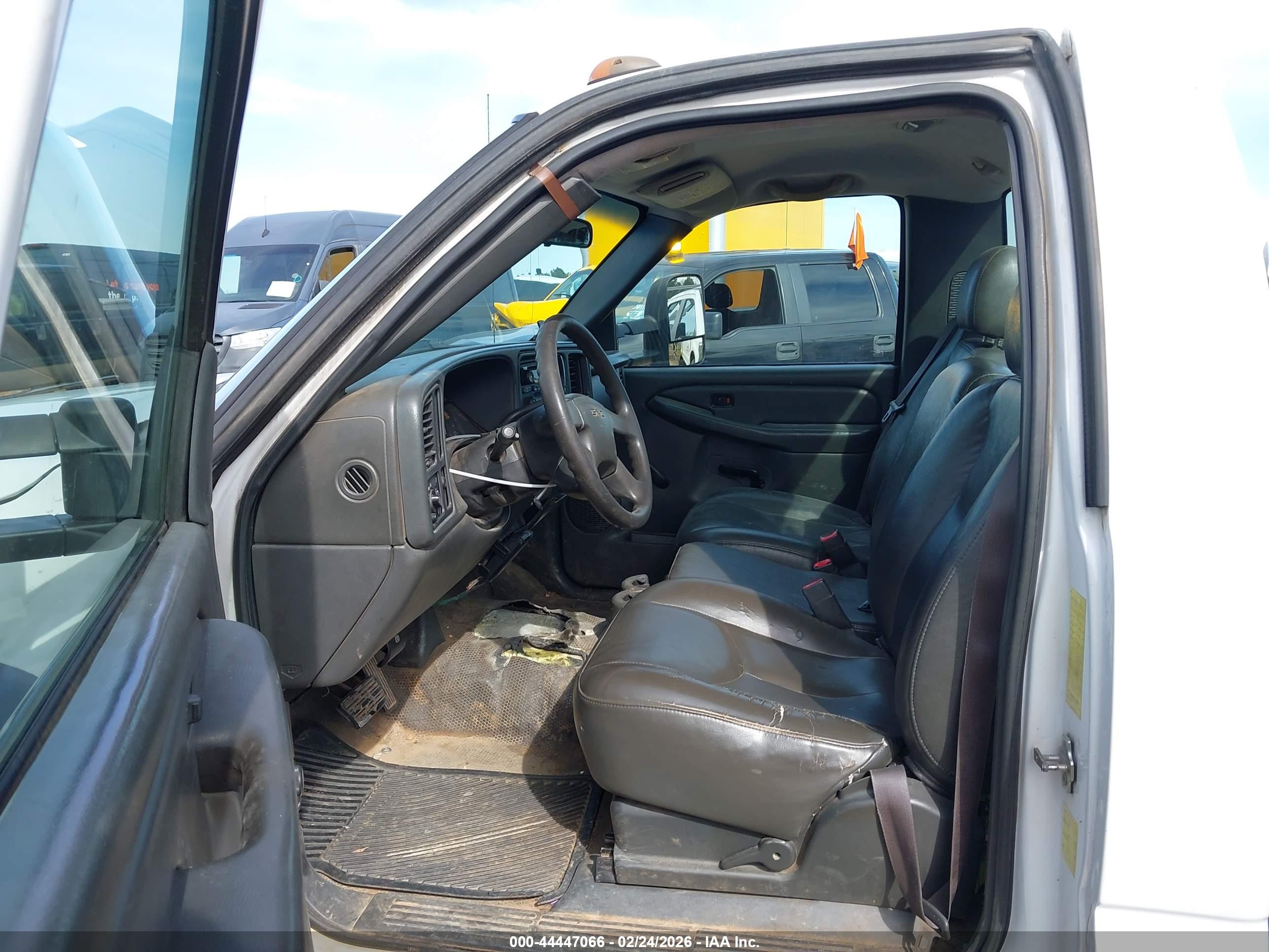 GMC SIERRA image 5