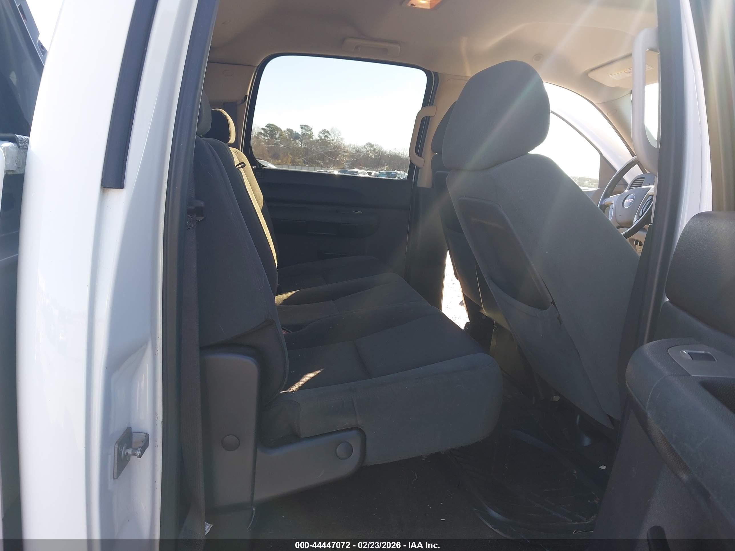 GMC SIERRA image 8