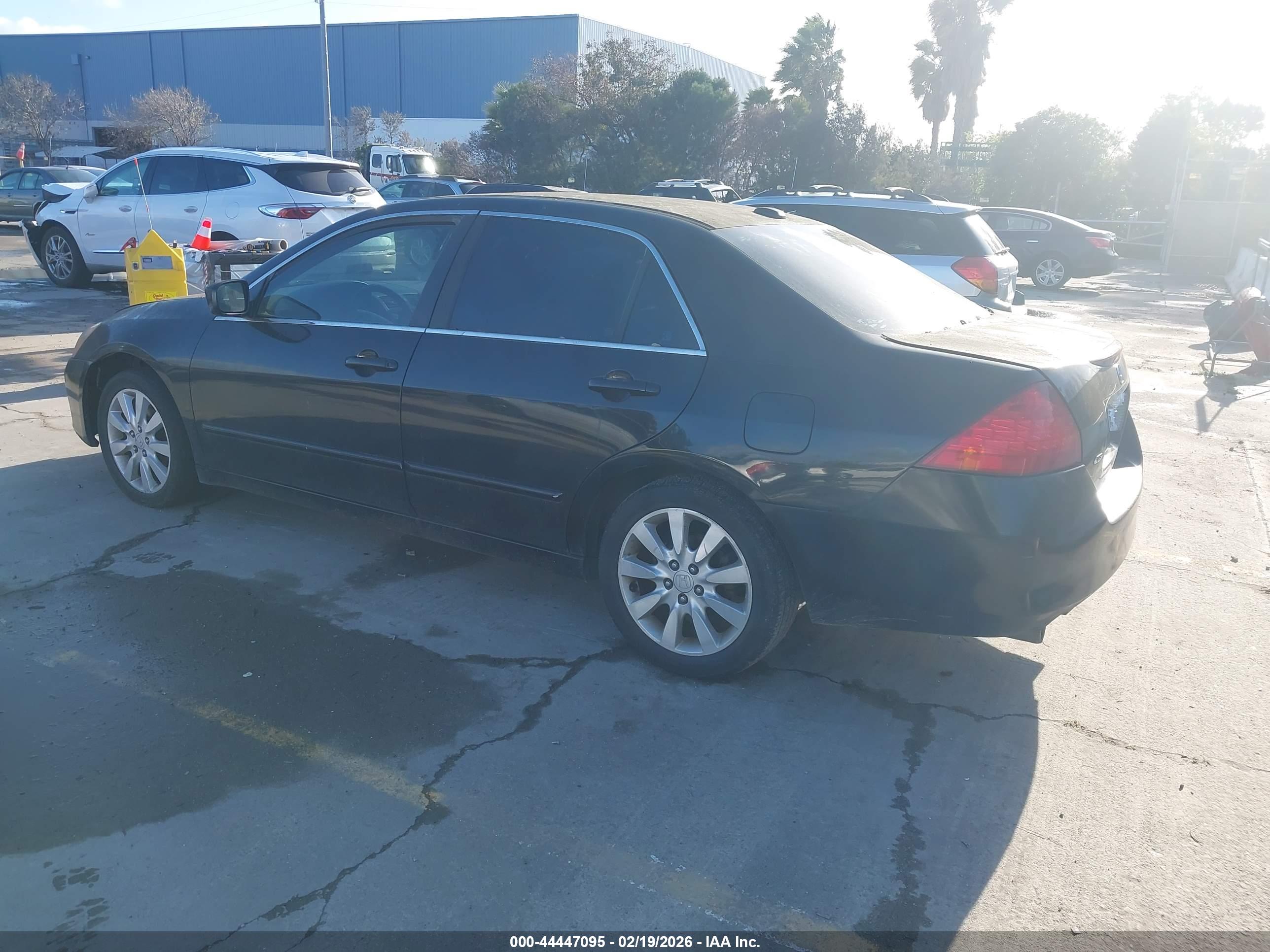 HONDA ACCORD image 3